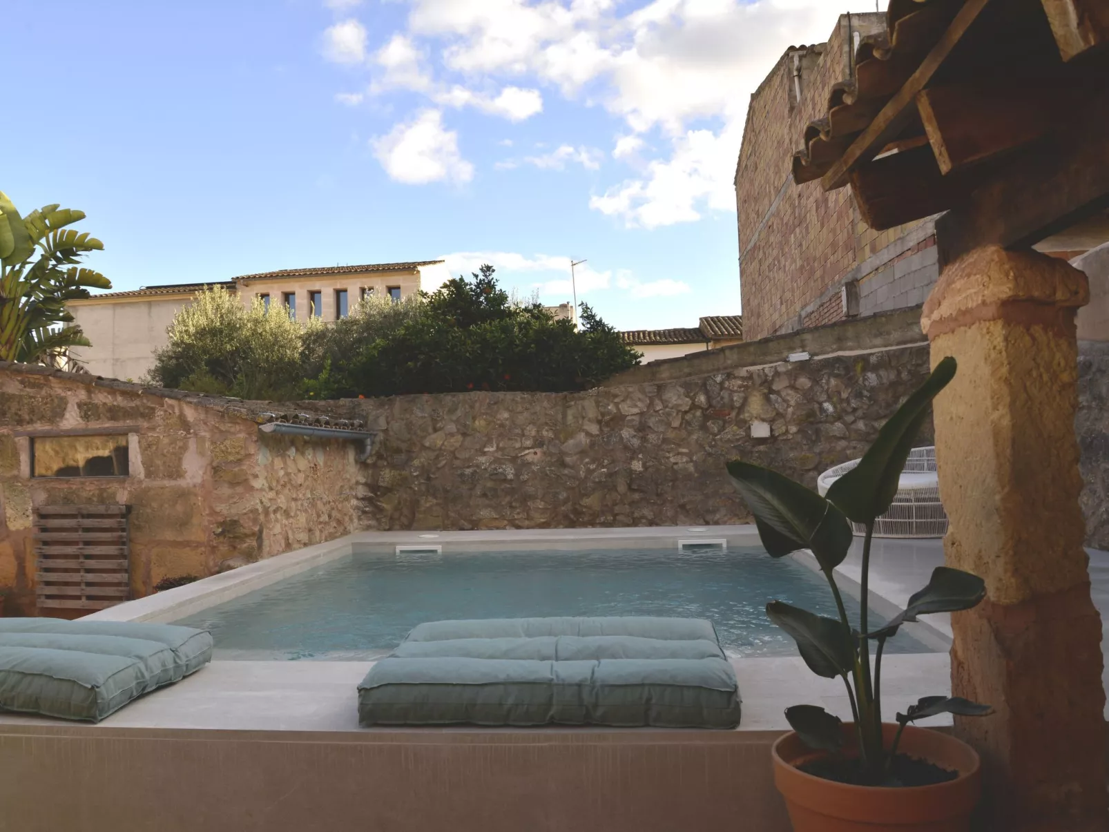 Jedes Ferienhaus mit Garten und Schwimmbad-Image-tags.info