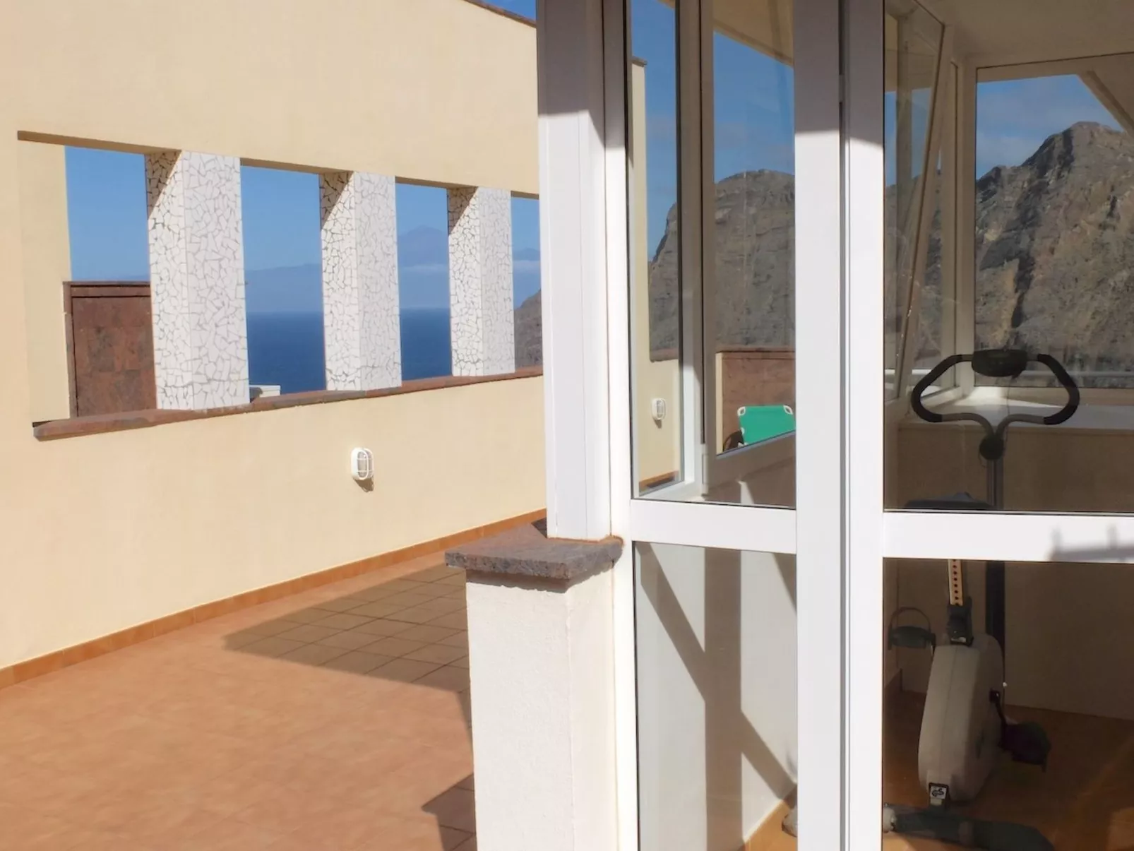 Komfortable geräumige Wohnung mit bester Aussicht 5p max-Buiten