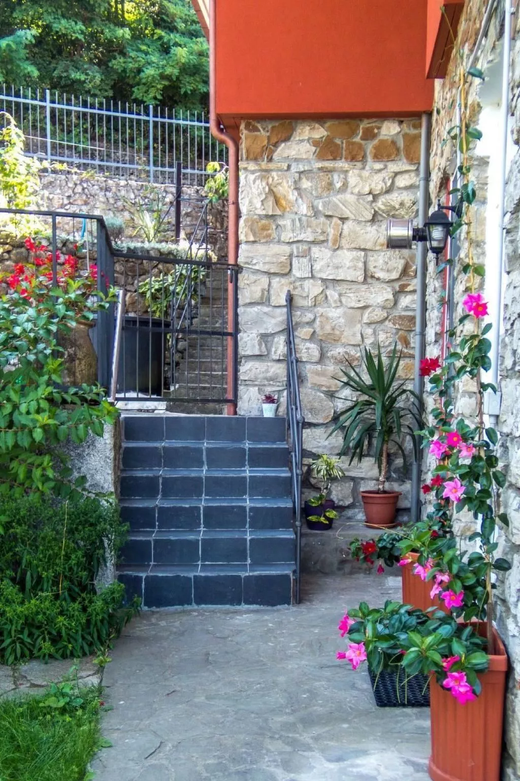 Unabhaengige Wohnung in Velva mit Garten und Grill-Buiten