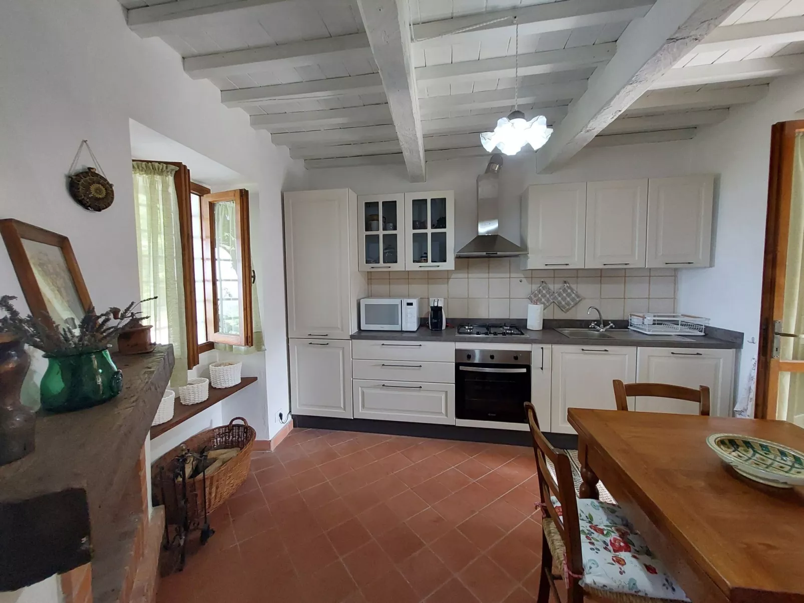 'Casa Peppina' mit Terrasse-Binnen