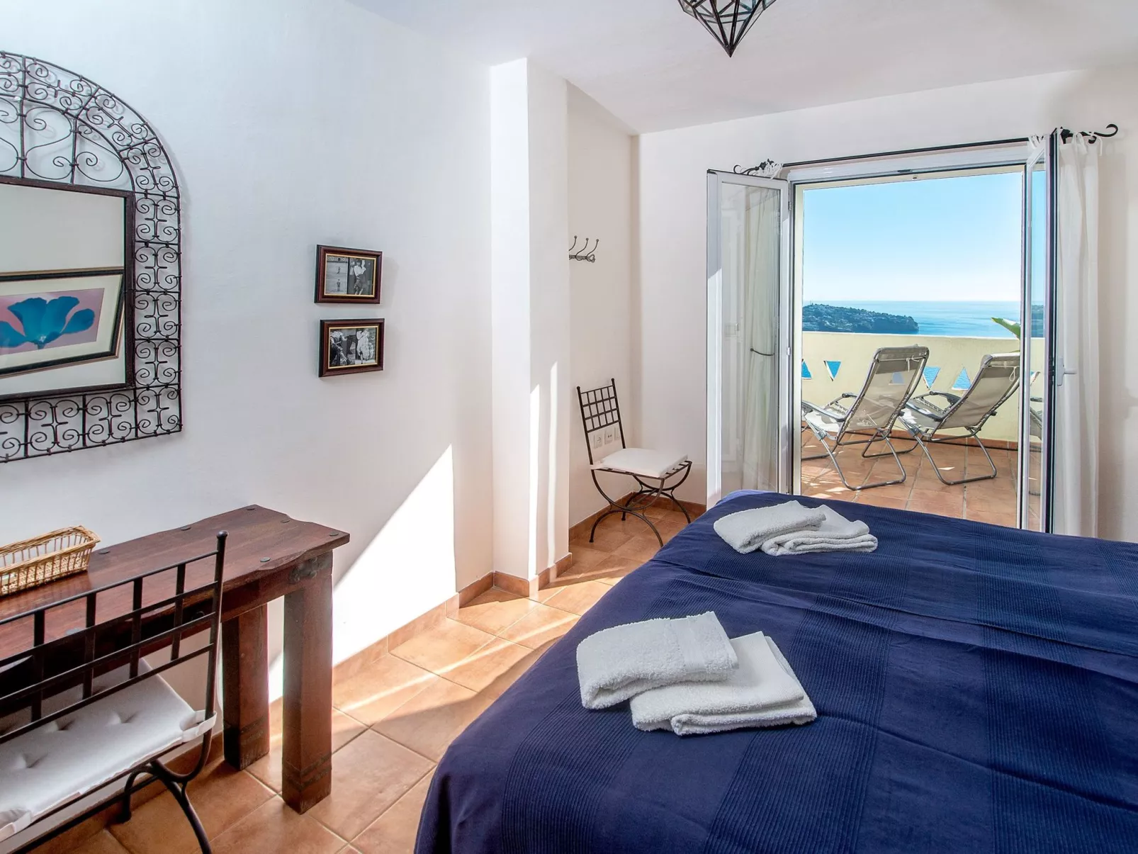 In Almuñécar mit Terrasse und Meerblick-Binnen