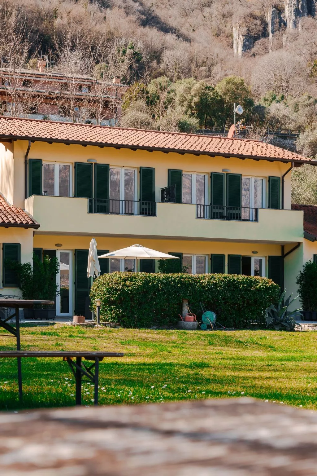 Villa zur alleinigen Nutzung mit 4 Wohnungen-Buiten