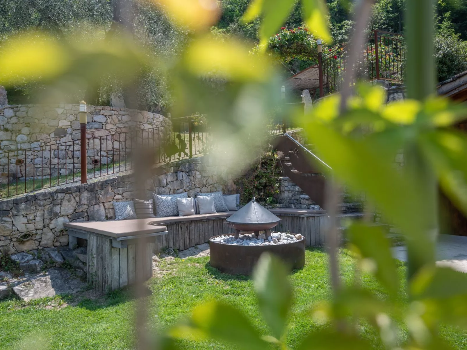 Villa mit schönem Seepanorama und Naturteich-Image-tags.info