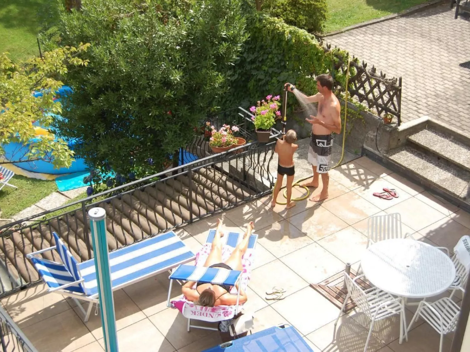 Wohnung Annetta mit Sicht auf See und Berge 75 m²-Buiten