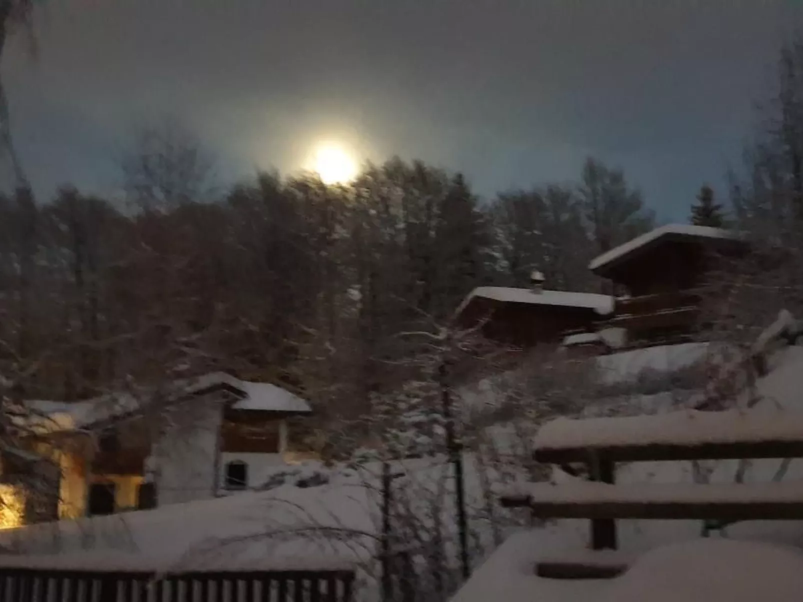 Berghütte mit Wasserblick-Buiten