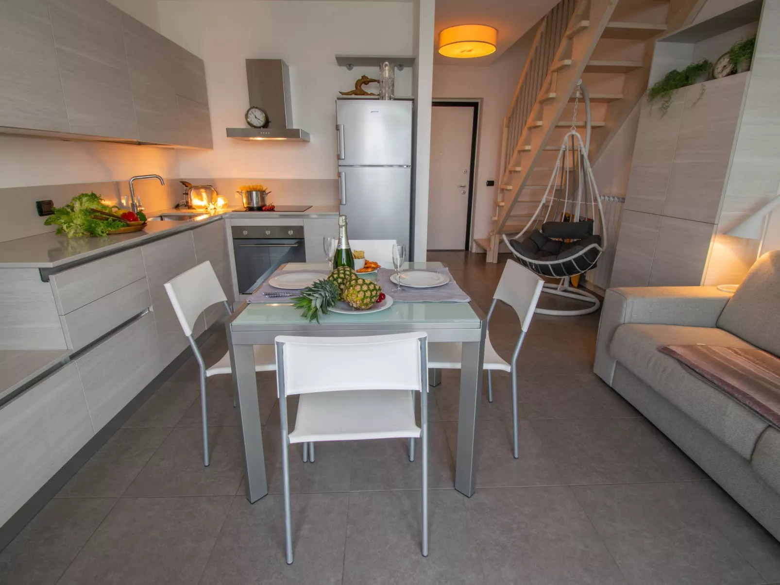 Terrazza a Lago - Dreizimmerwohnung mit Terrasse und Schwimmbad-Binnen