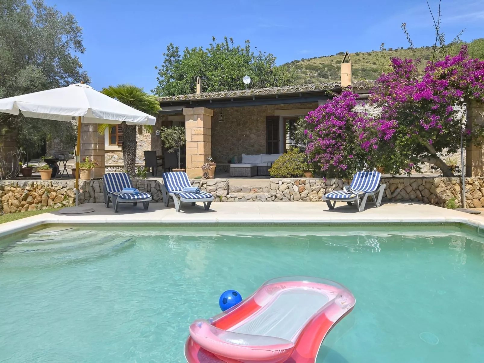 Finca mit Bergblick, Schwimmbad und Klimaanlage.-Buiten