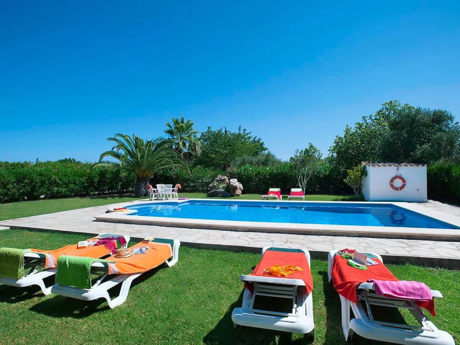 Schönes Ferienhaus in Alcúdia mit Großem Pool-Buiten