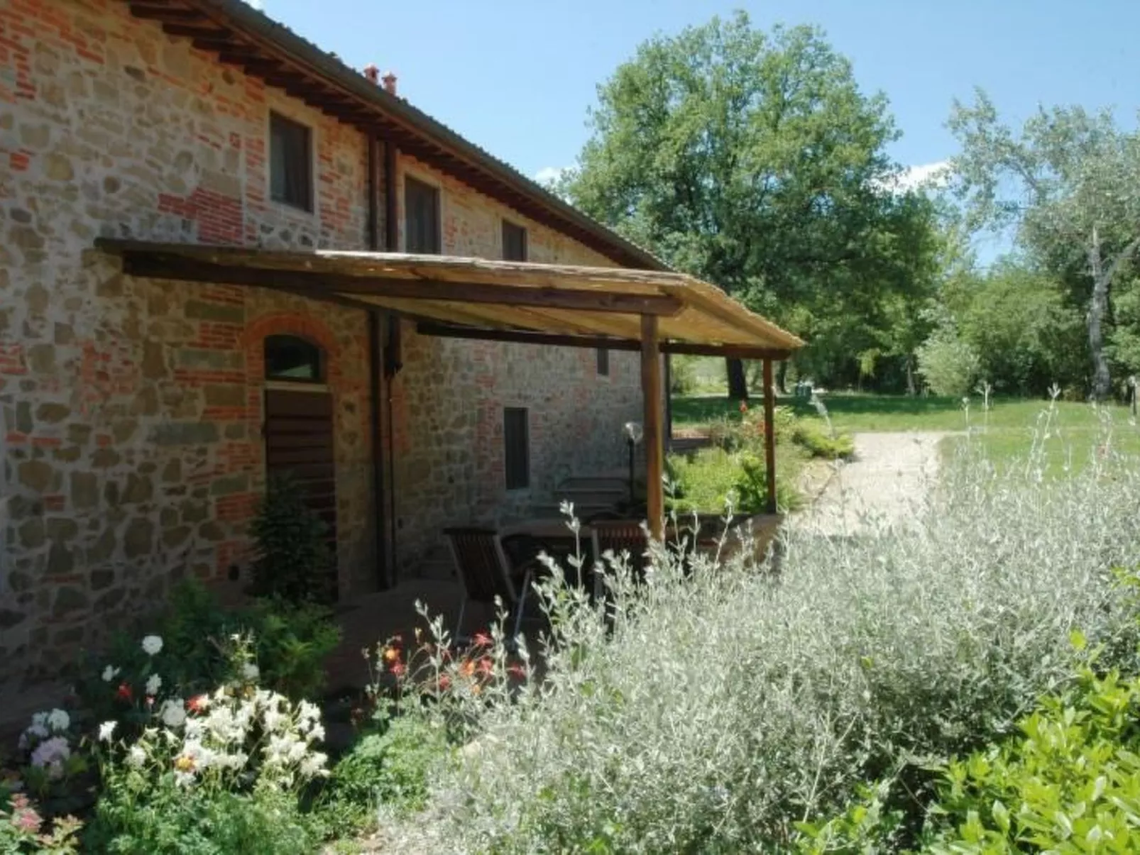 Anwesen "Frantoio" mit Infinity-Pool-Buiten