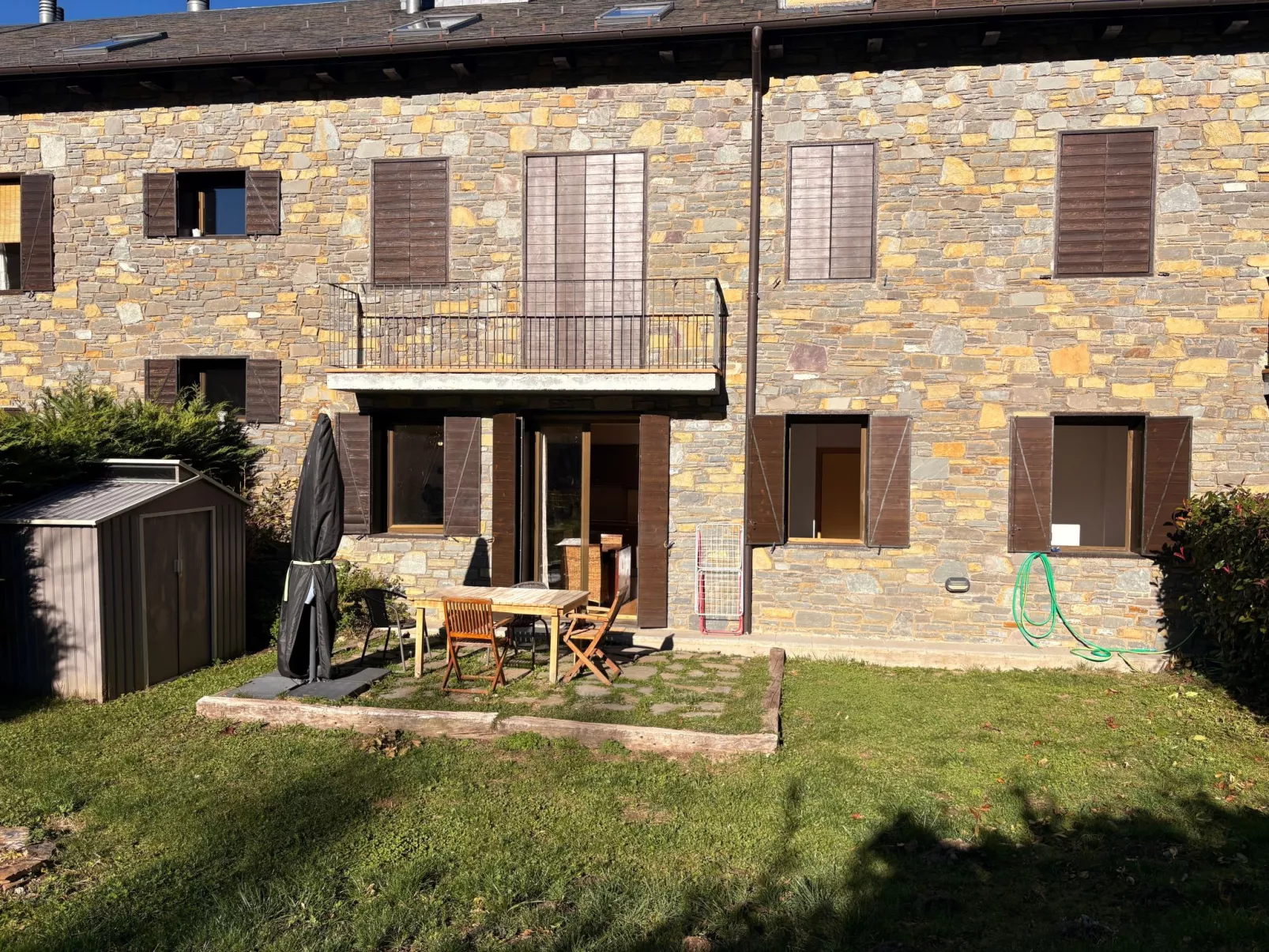 Erdgeschosswohnung Aüt 1 mit privatem Garten in Vall de Boí-Buiten