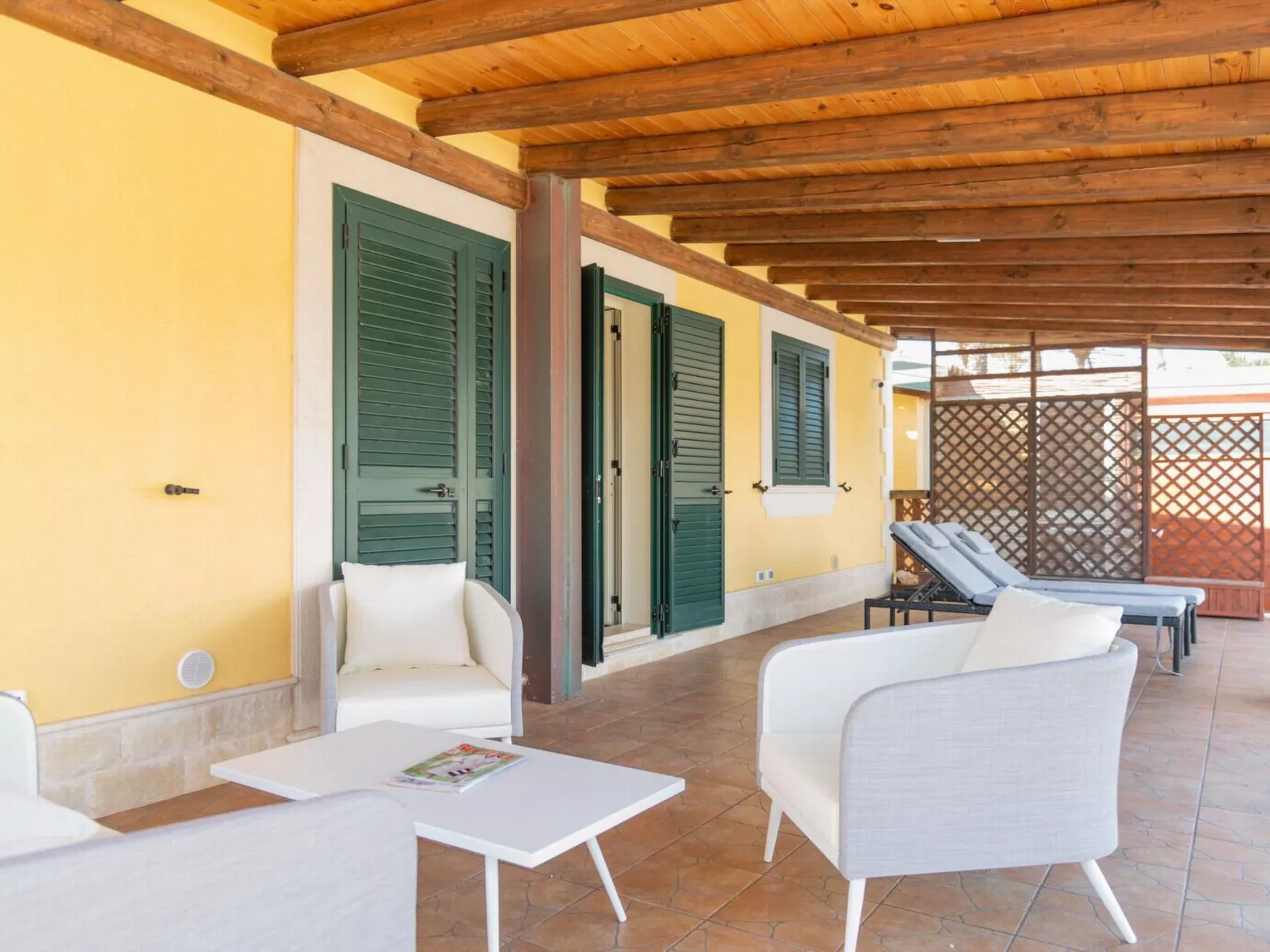 Komfortable und moderne Villa am Strand-Binnen