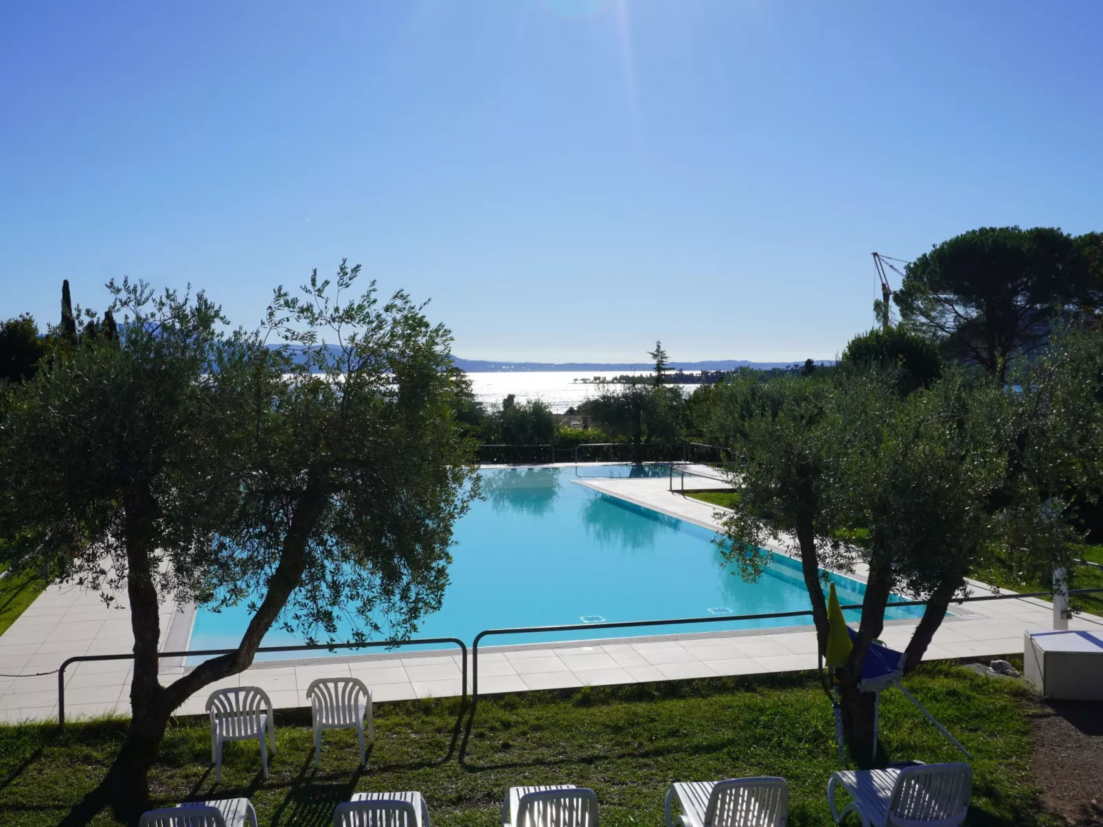 Dreizimmerwohnung in Villa eine Ebene-Buiten