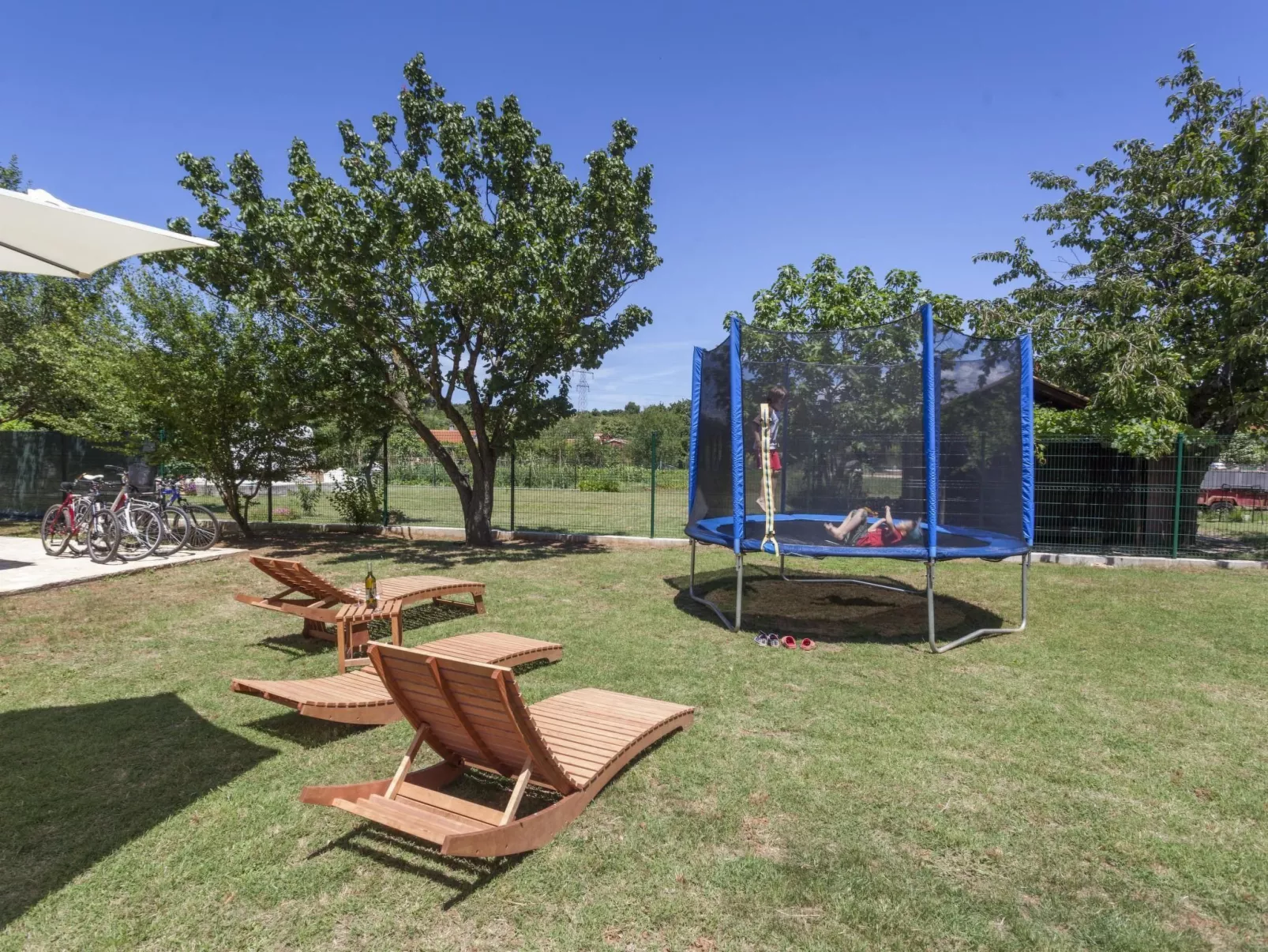 In Vintijan mit Großem Whirlpool-Buiten