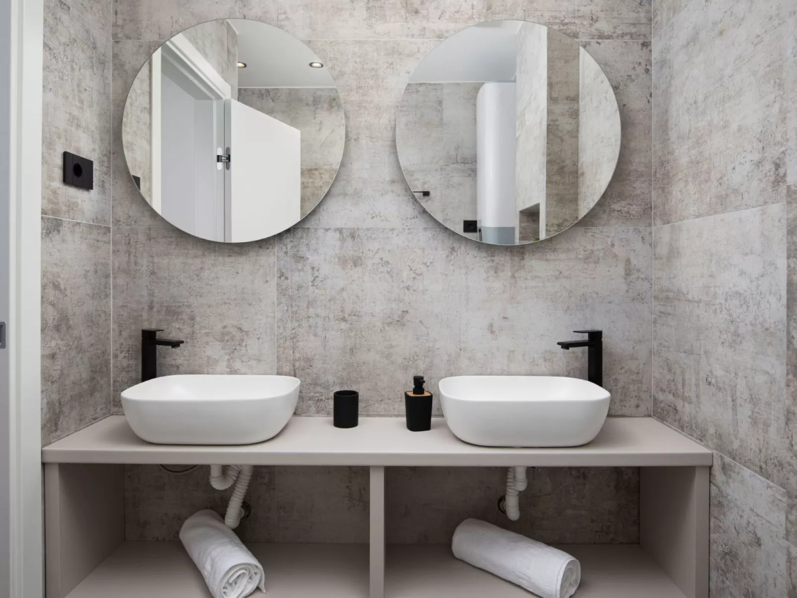 "Amore Bijeca - B6"-Binnen