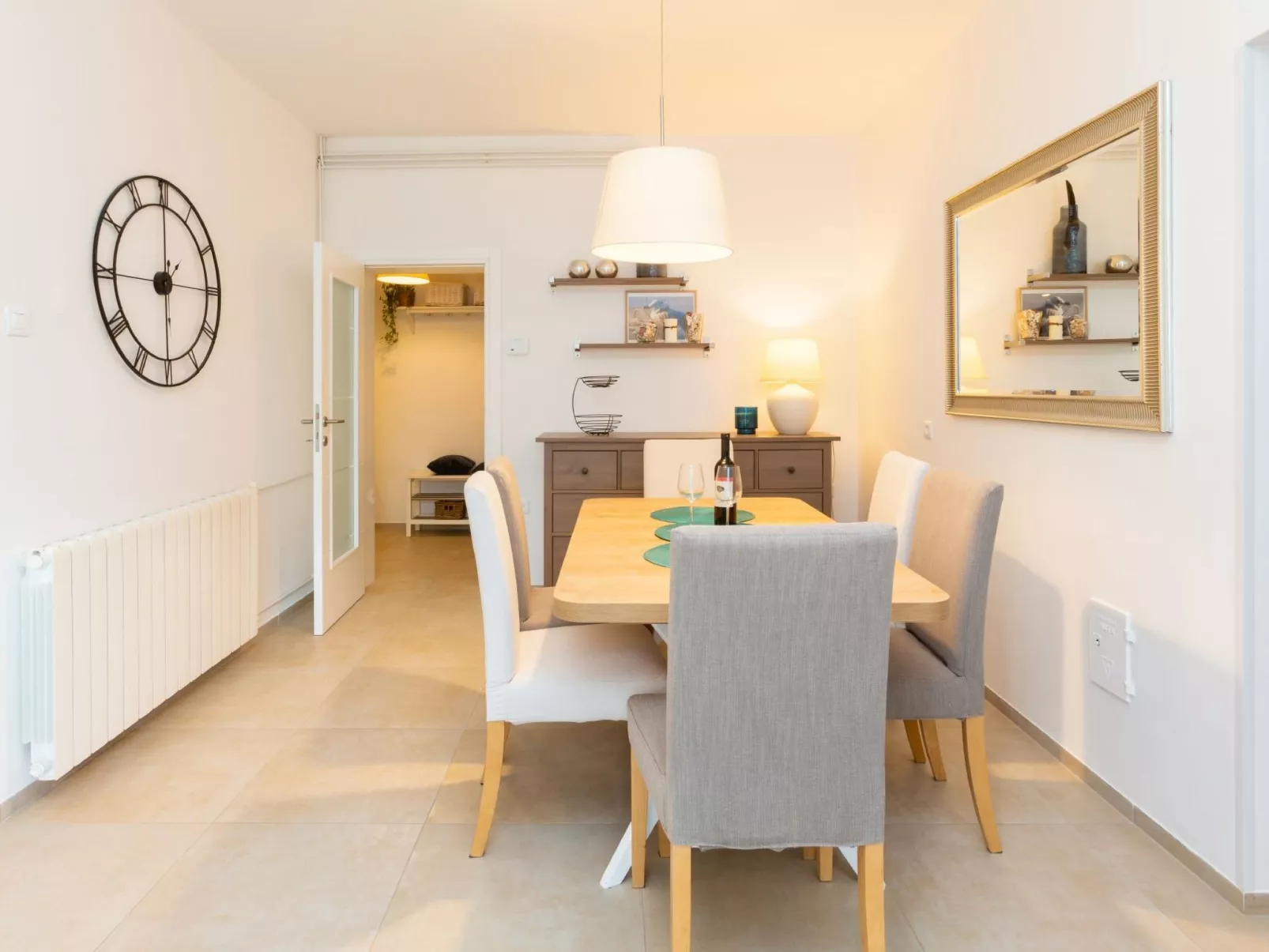 Tia, Wohnung mit Pool-Binnen