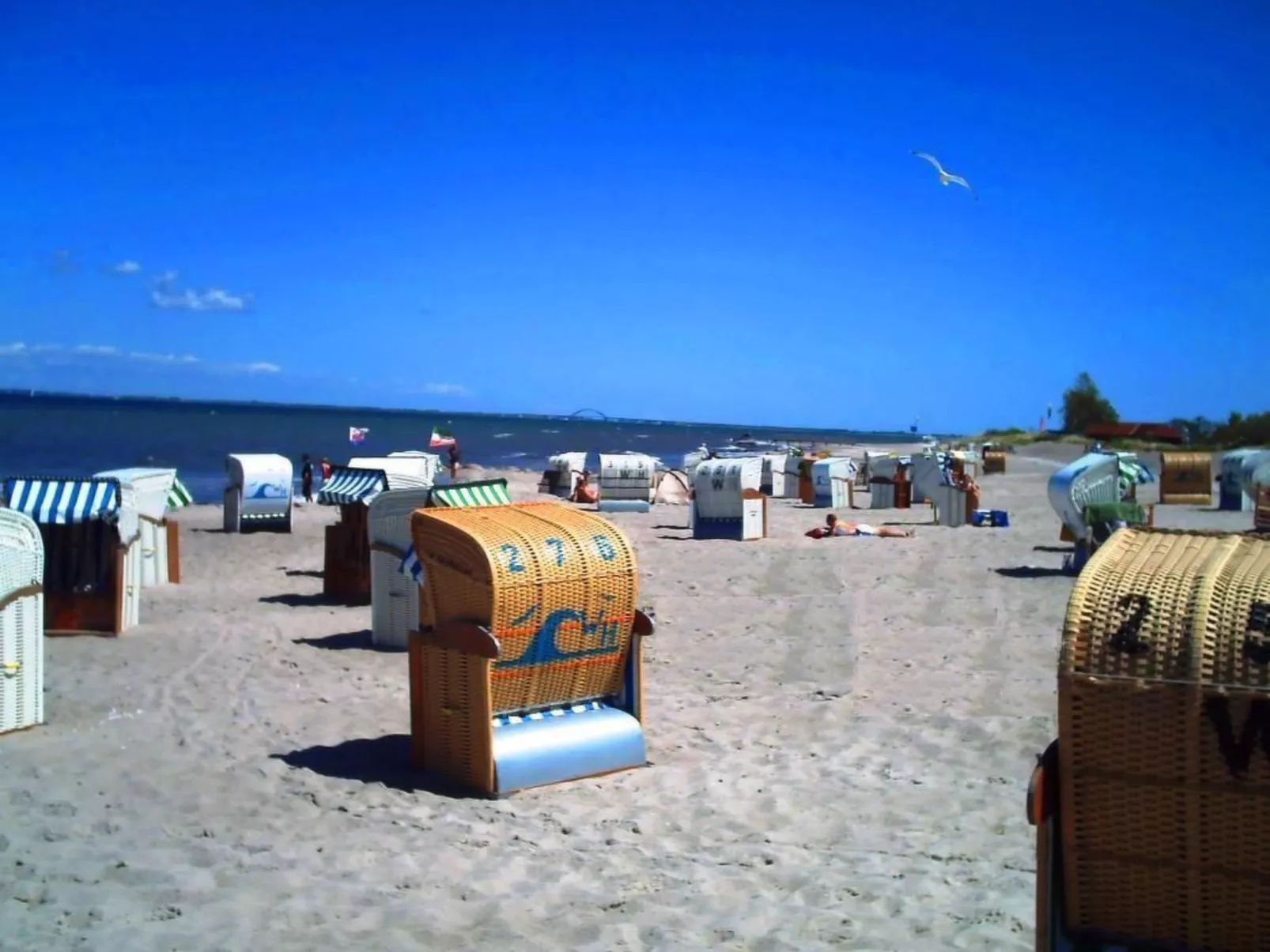 Strandurlaub im Ferienappartement mit Garten-Buiten