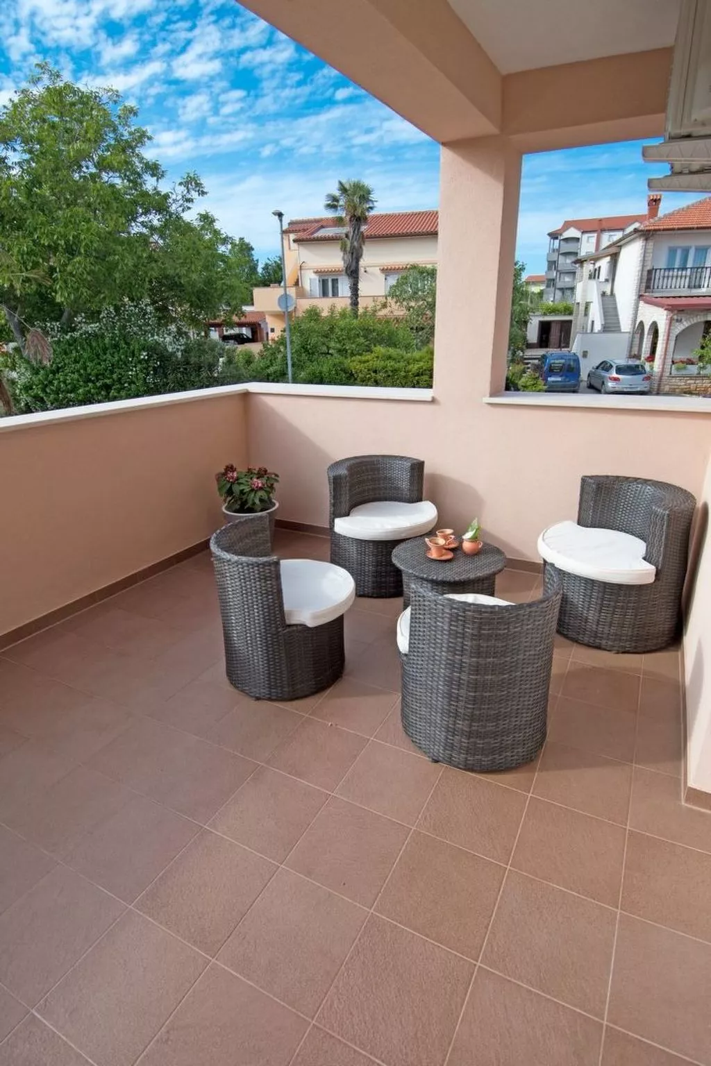 Urlaub mit Kindern-Ferienwohnung mit Pool-Buiten