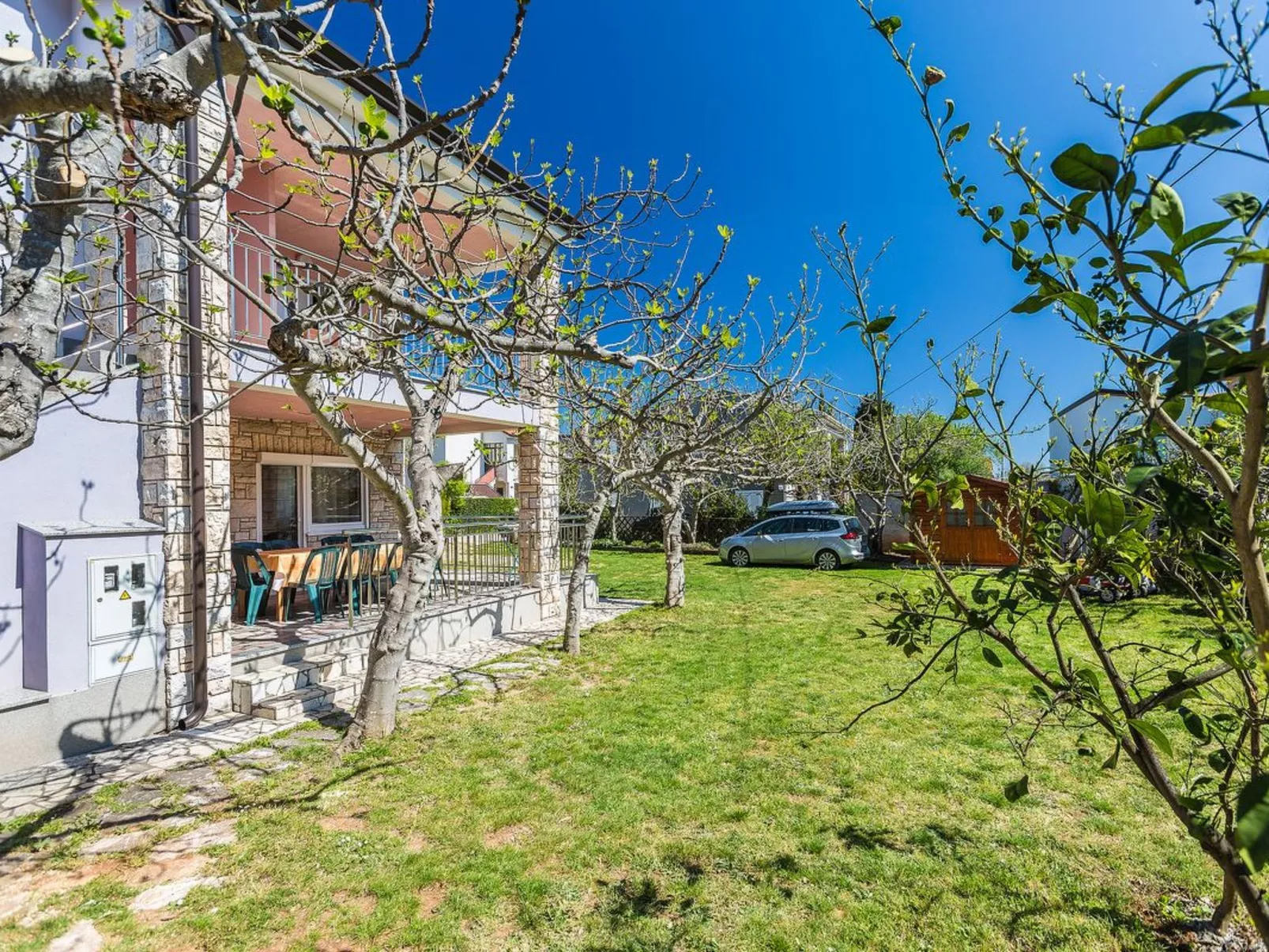 Alojzija - Srednji-Buiten