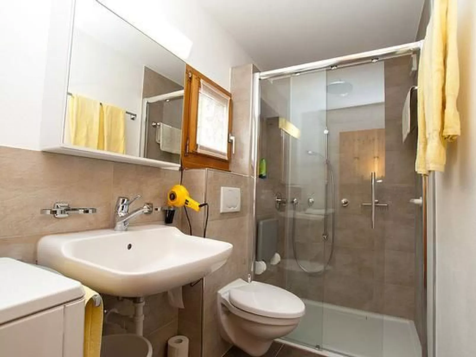 Chesa Aquileja Trüb-Binnen