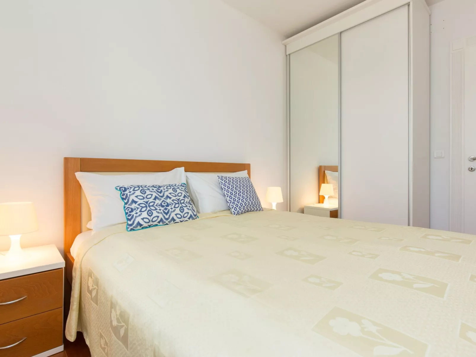 Für vier Personen mit Balkon-Binnen