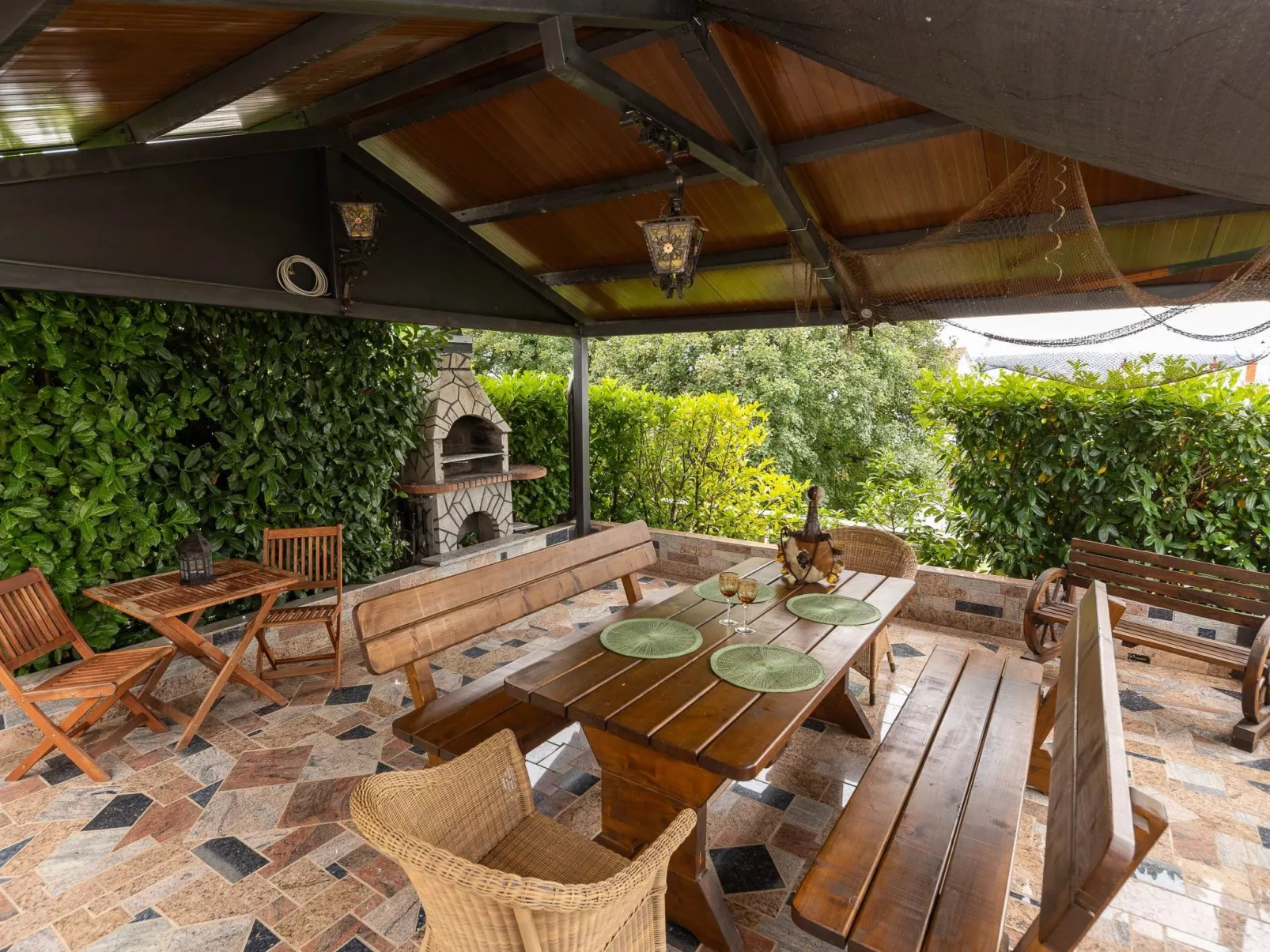 Wohnung mit großer Terasse-Buiten