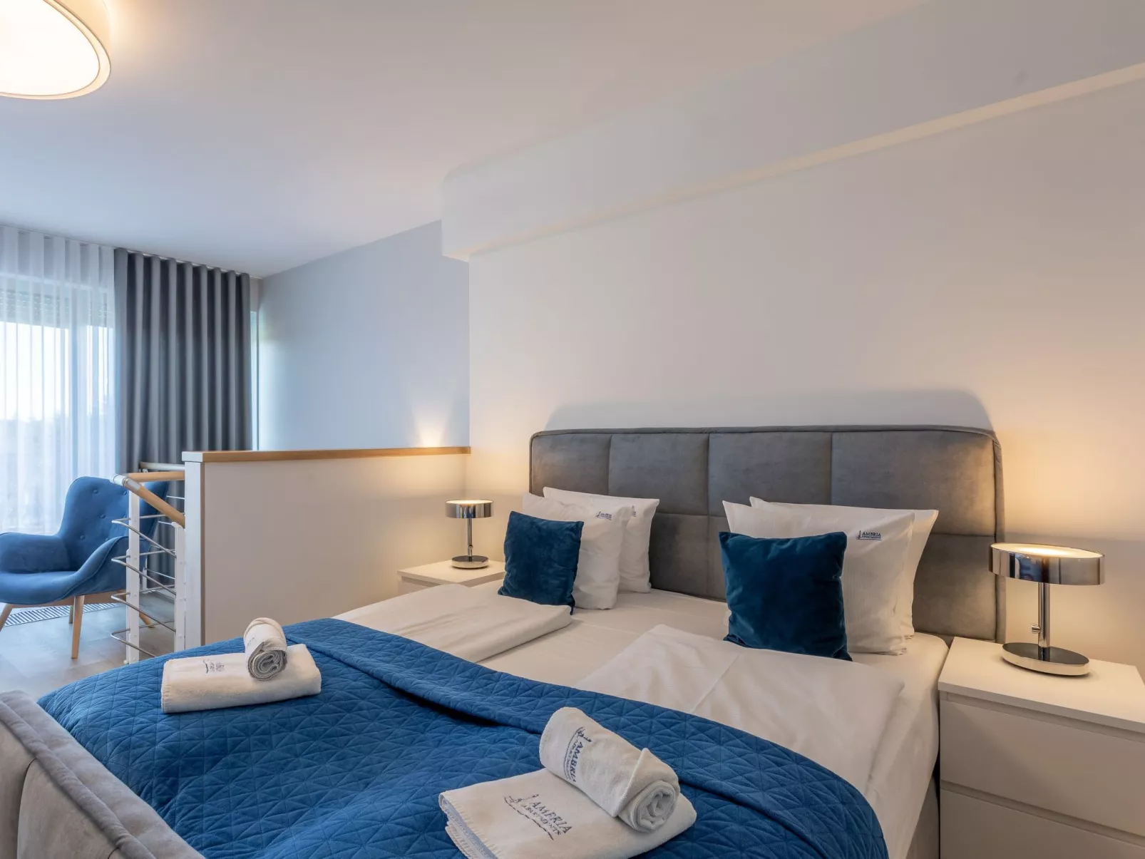 Helle Ferienwohnung Albus direkt am Strand