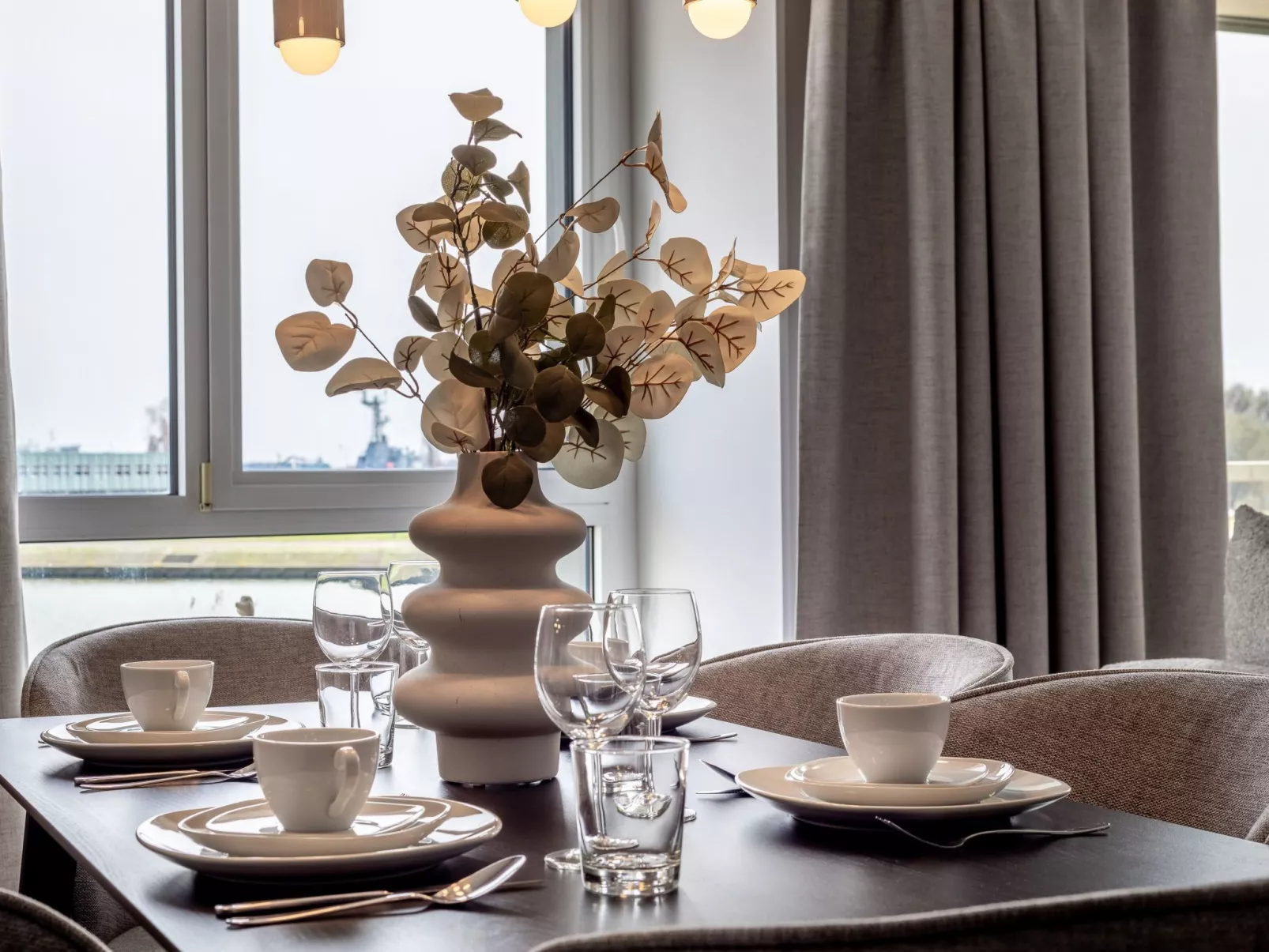 Concha mit Blick auf den Hafen-Binnen