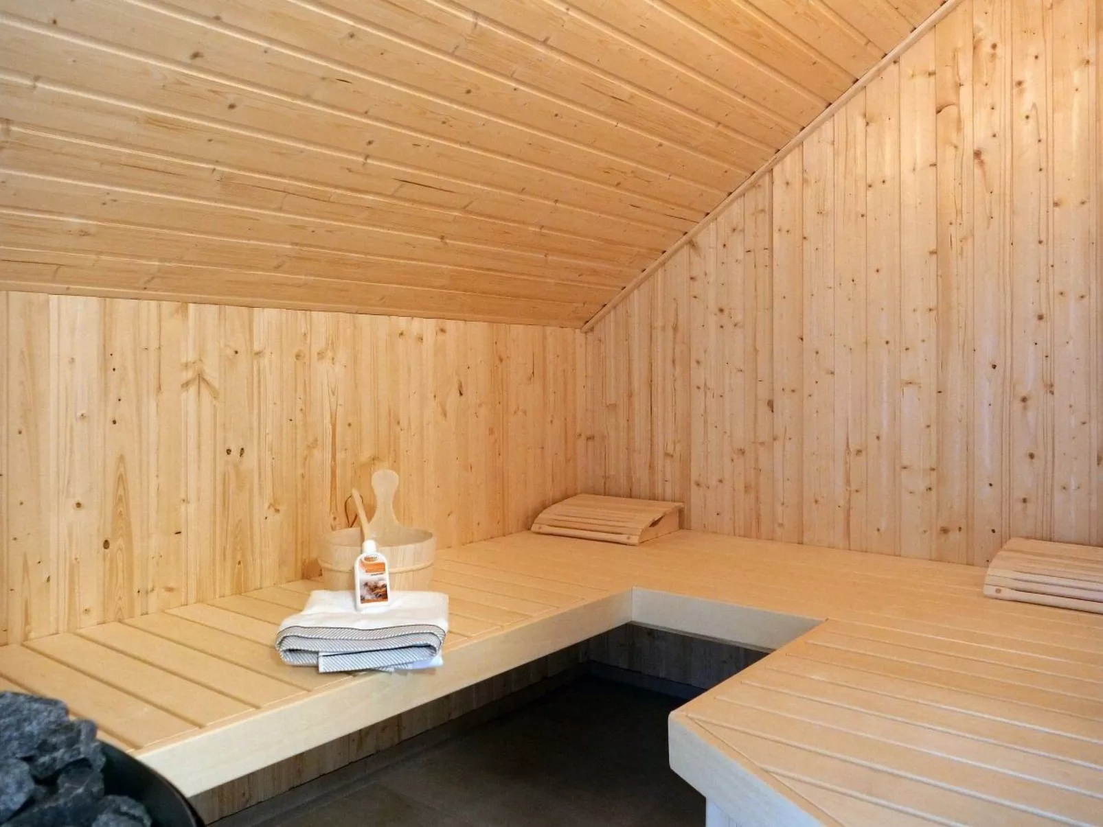 In Burhave mit Kleinem Garten-Binnen