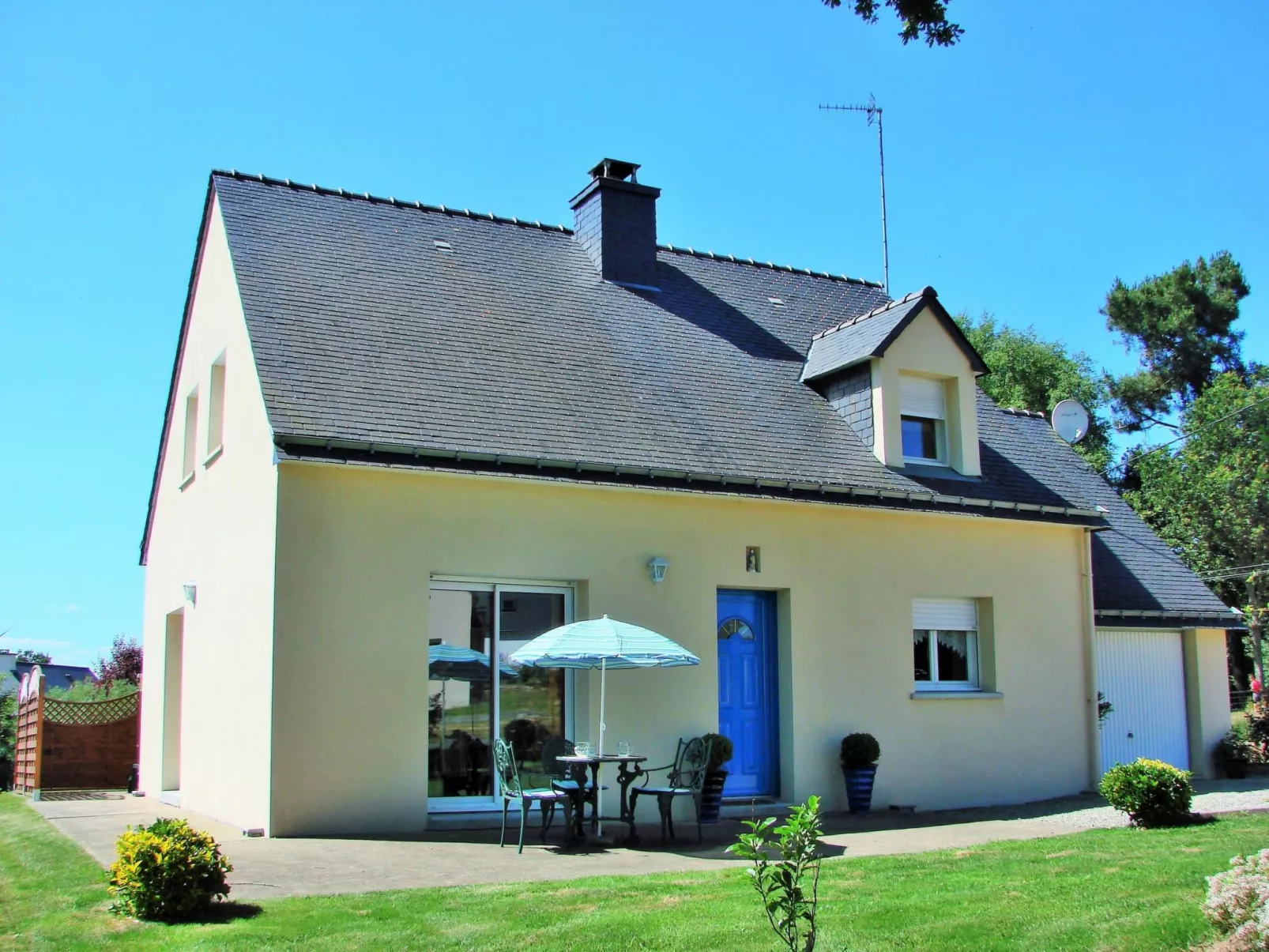 Mit eigener Terrasse-Buiten