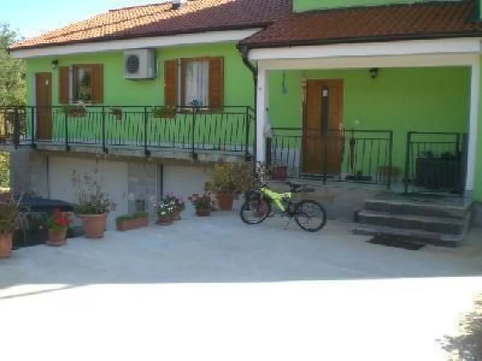 "Tutuila" mit Blick auf das Wasser-Buiten