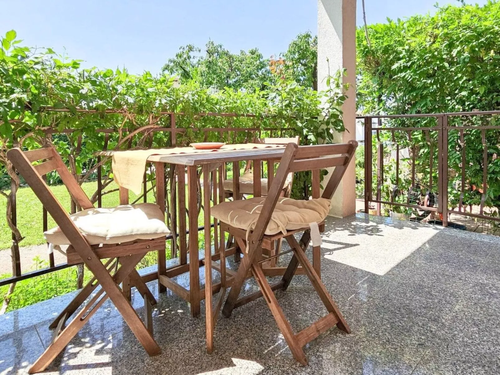 Wohnung "Maria 2" mit Terrasse-Buiten