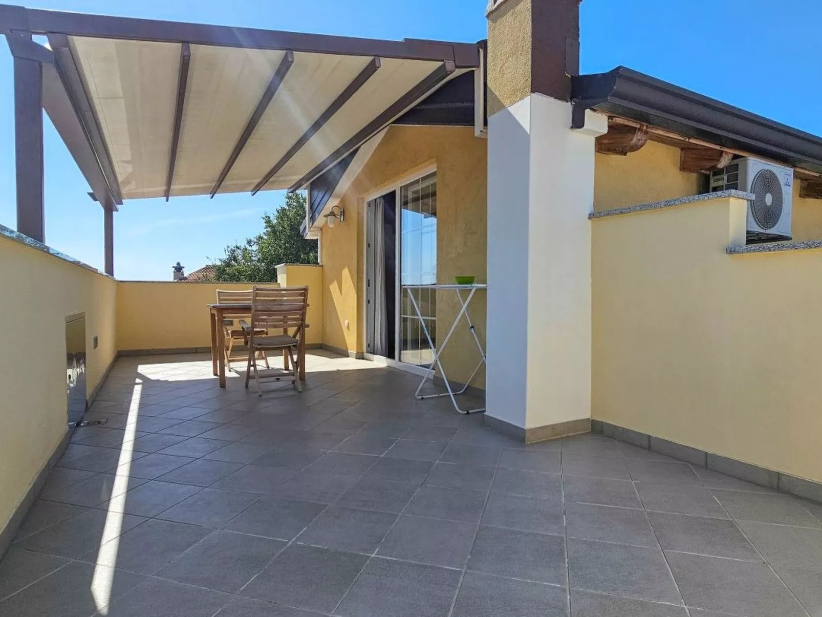 Wohnung "Viviana" mit Blick auf das Wasser-Buiten