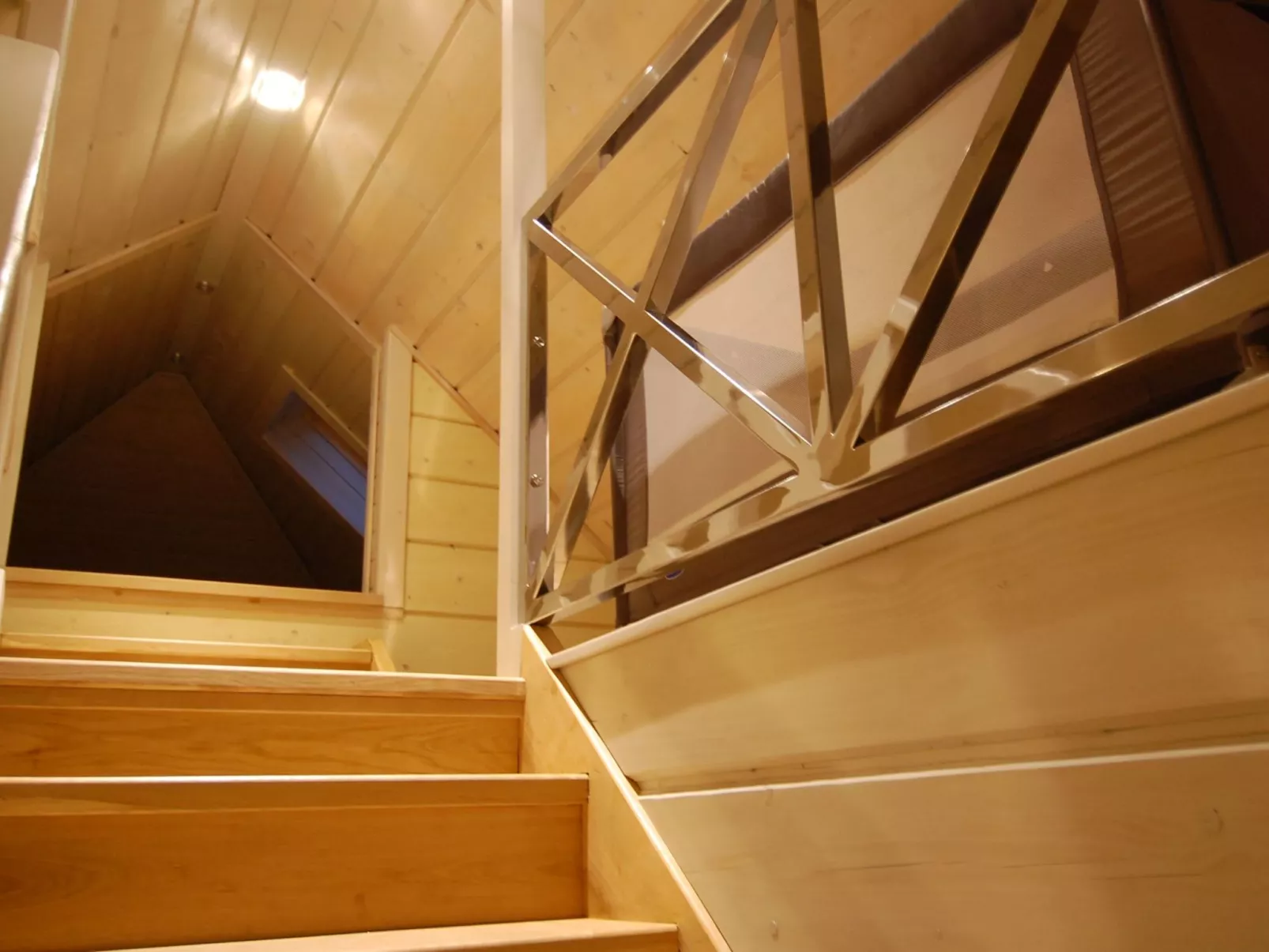 Mit Schwimmbad-Binnen