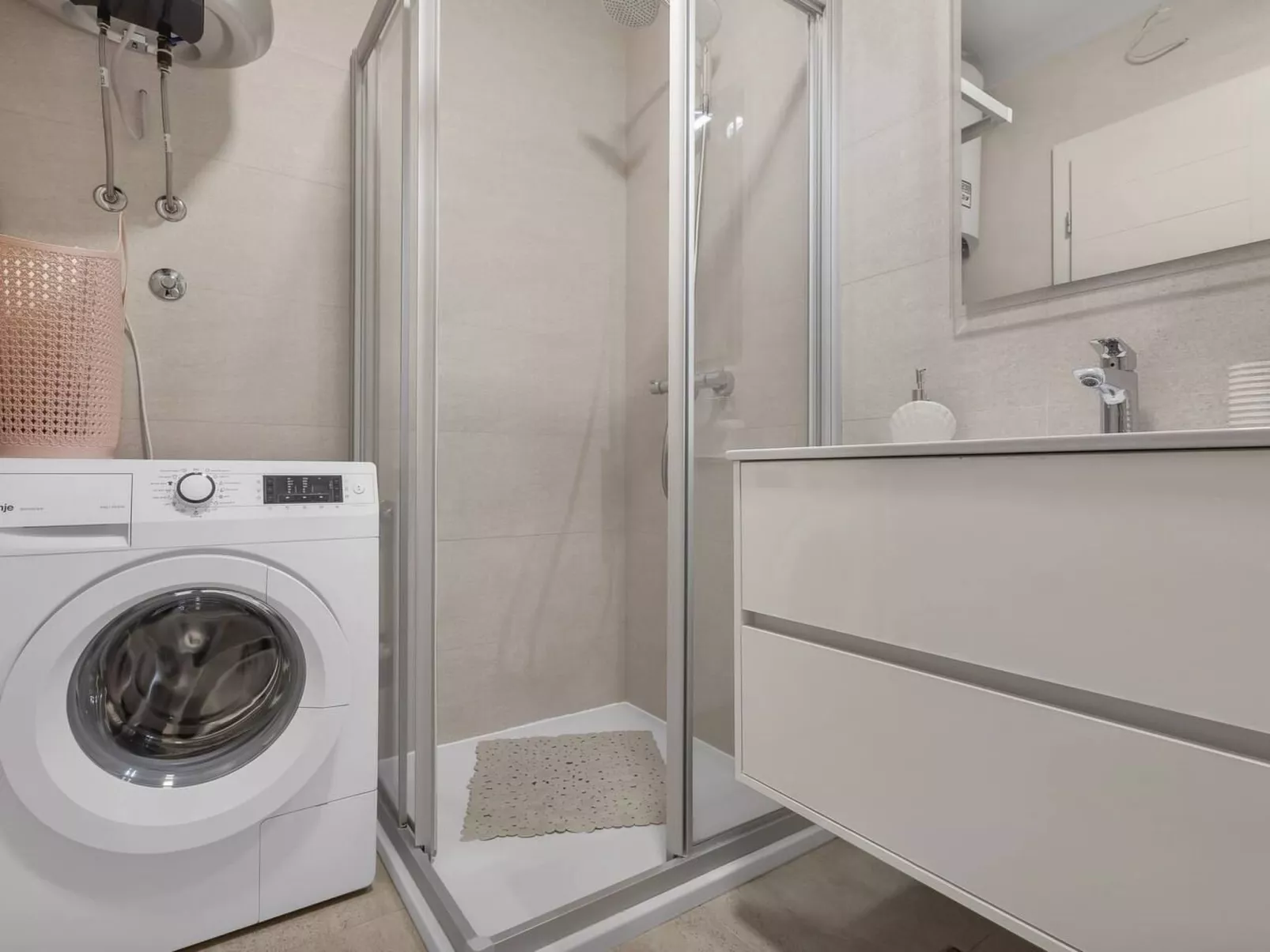 Apartment Hrvoje - nur 50m bis zum Meer-Image-tags.info