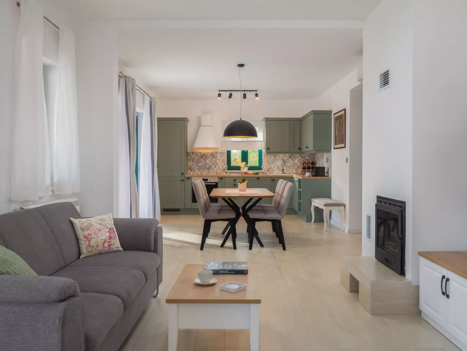 Haus für 11 Personen und 1 Kind in Razvode-Binnen