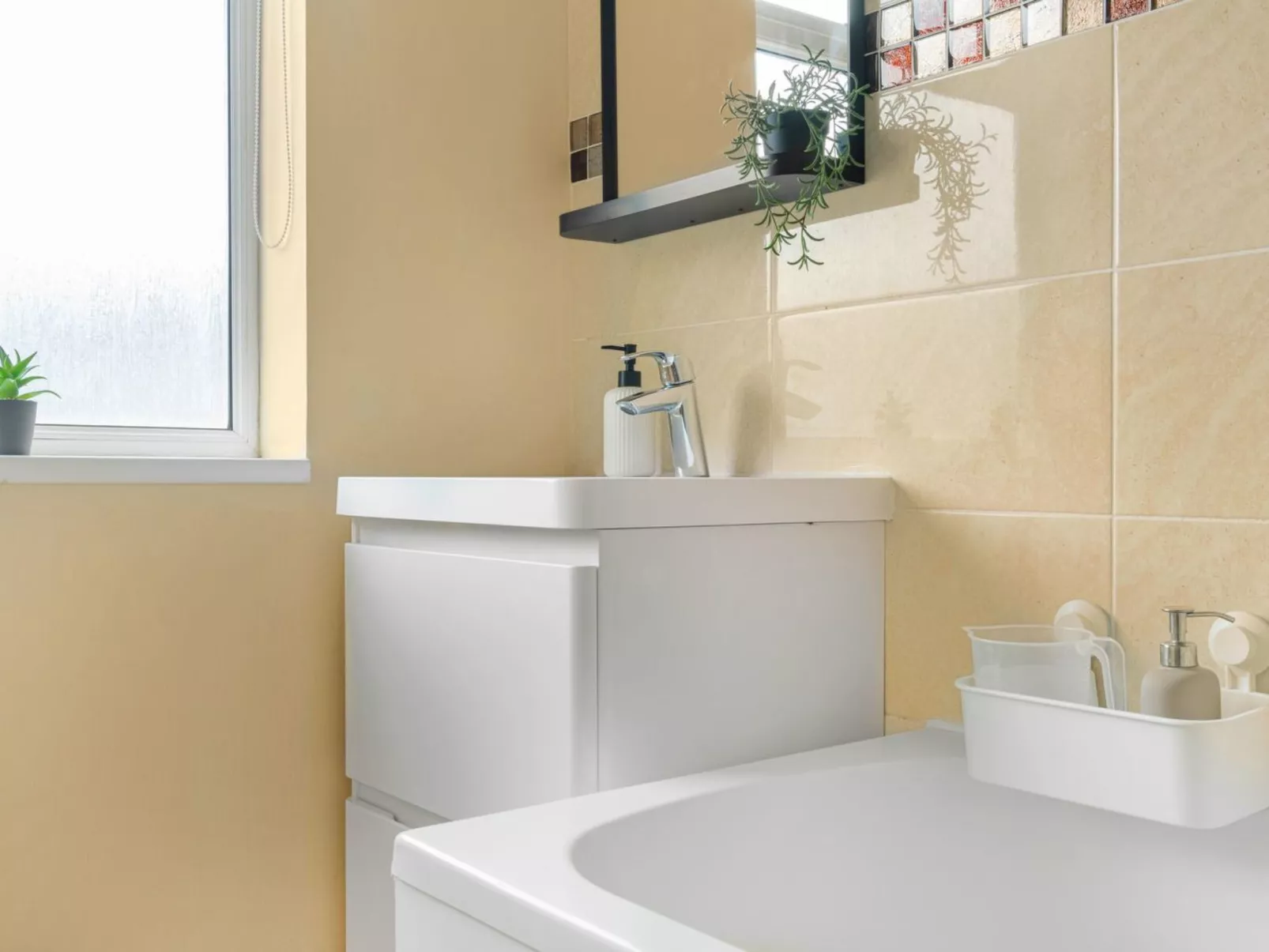 "3-Bett-Haus mit Parkplatz und Büro"-Binnen