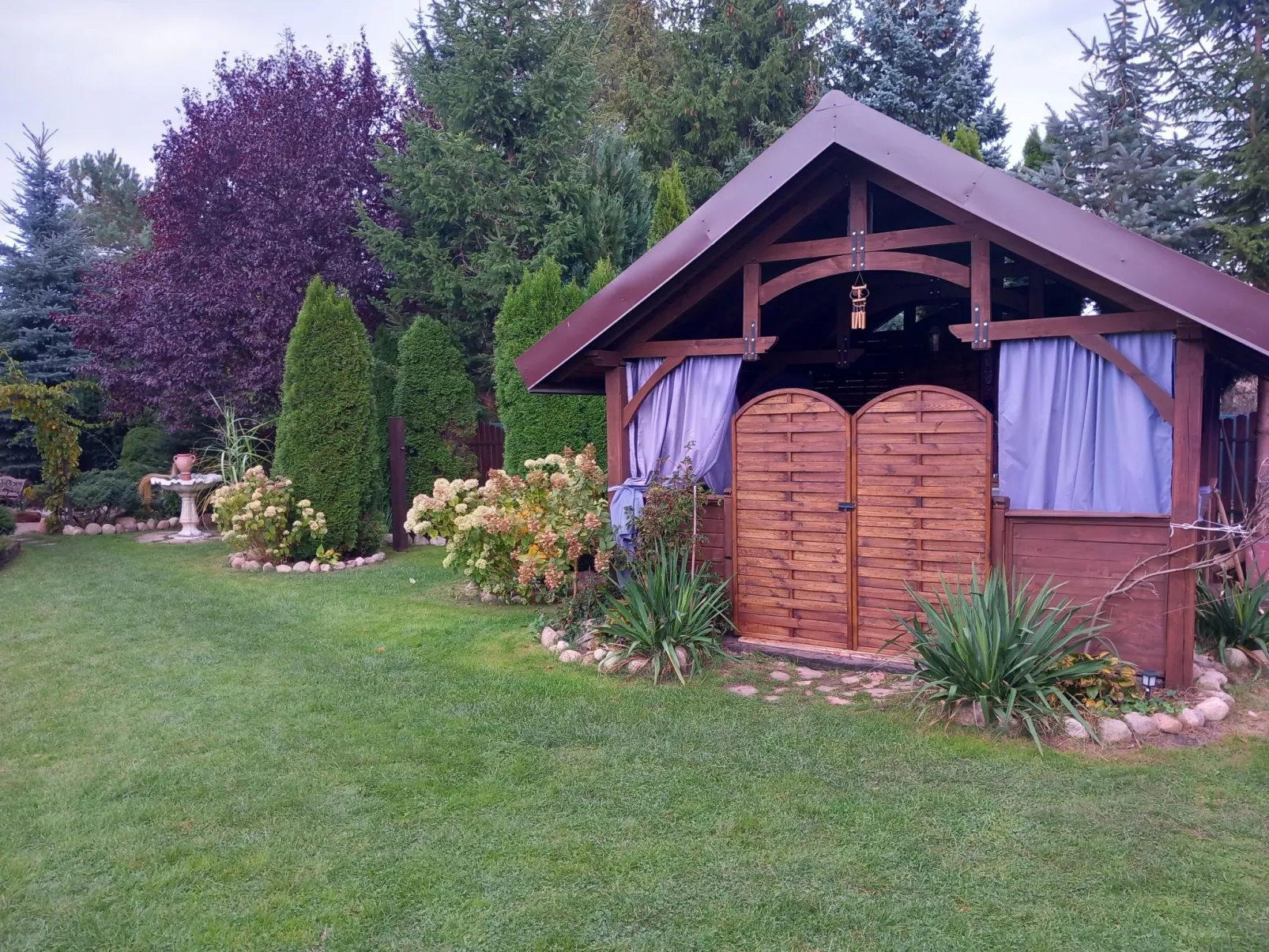 Magnolienhaus mit Sauna und Jacuzzi-Buiten