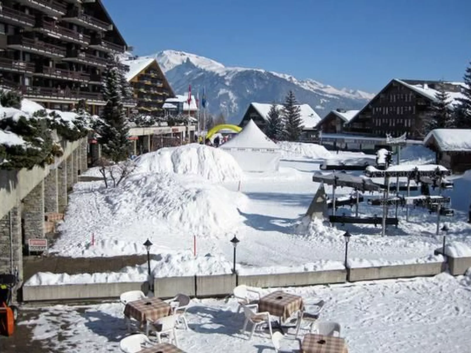 Ski-in Wohnung in Anzere mit Parkplatz-Buiten
