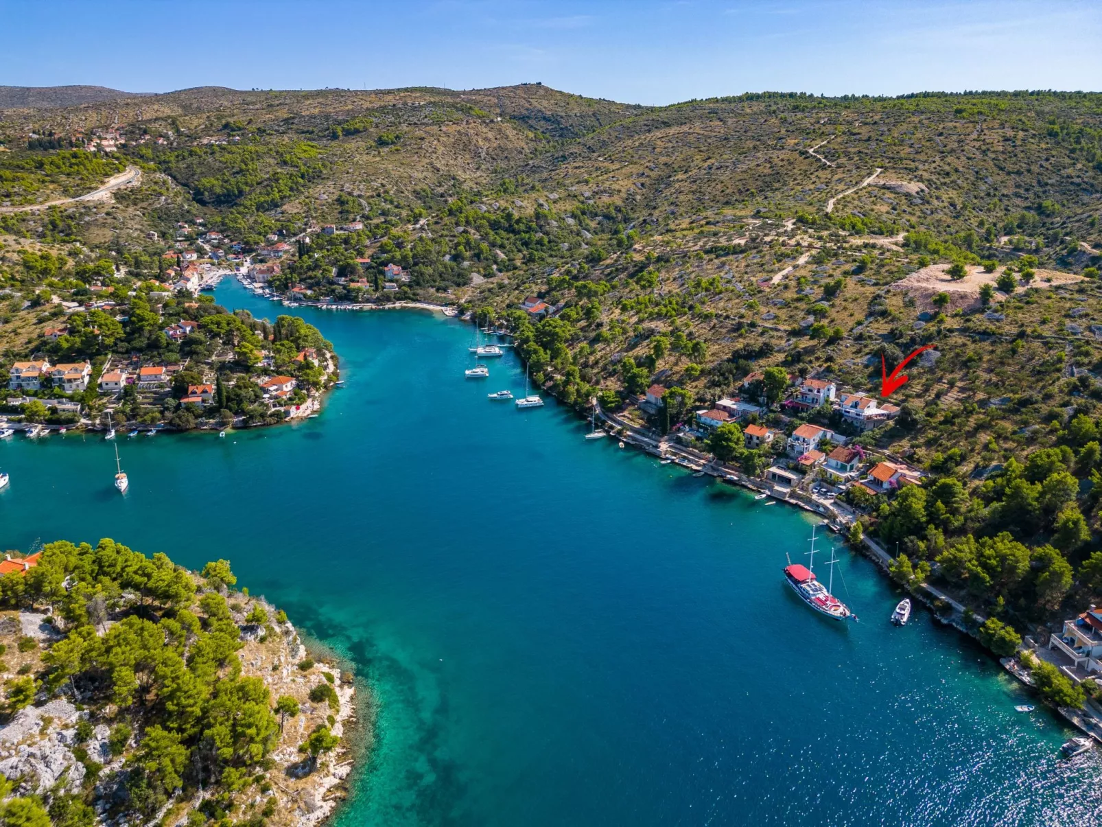 Villa Tudor mit atemberaubender Aussicht-Buiten