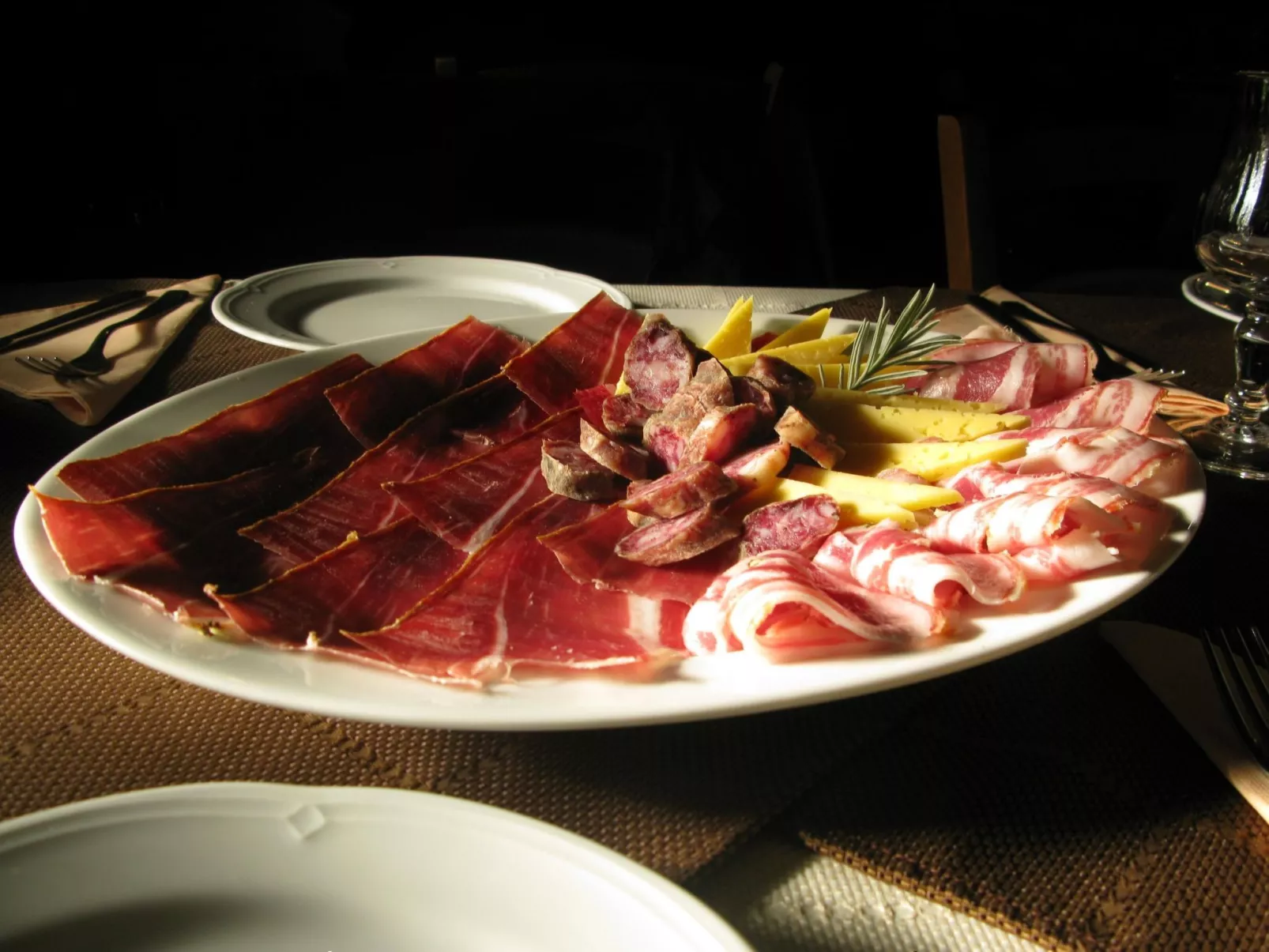Luxuriöse Villa mit Schwimmbad und großem Garten-Binnen