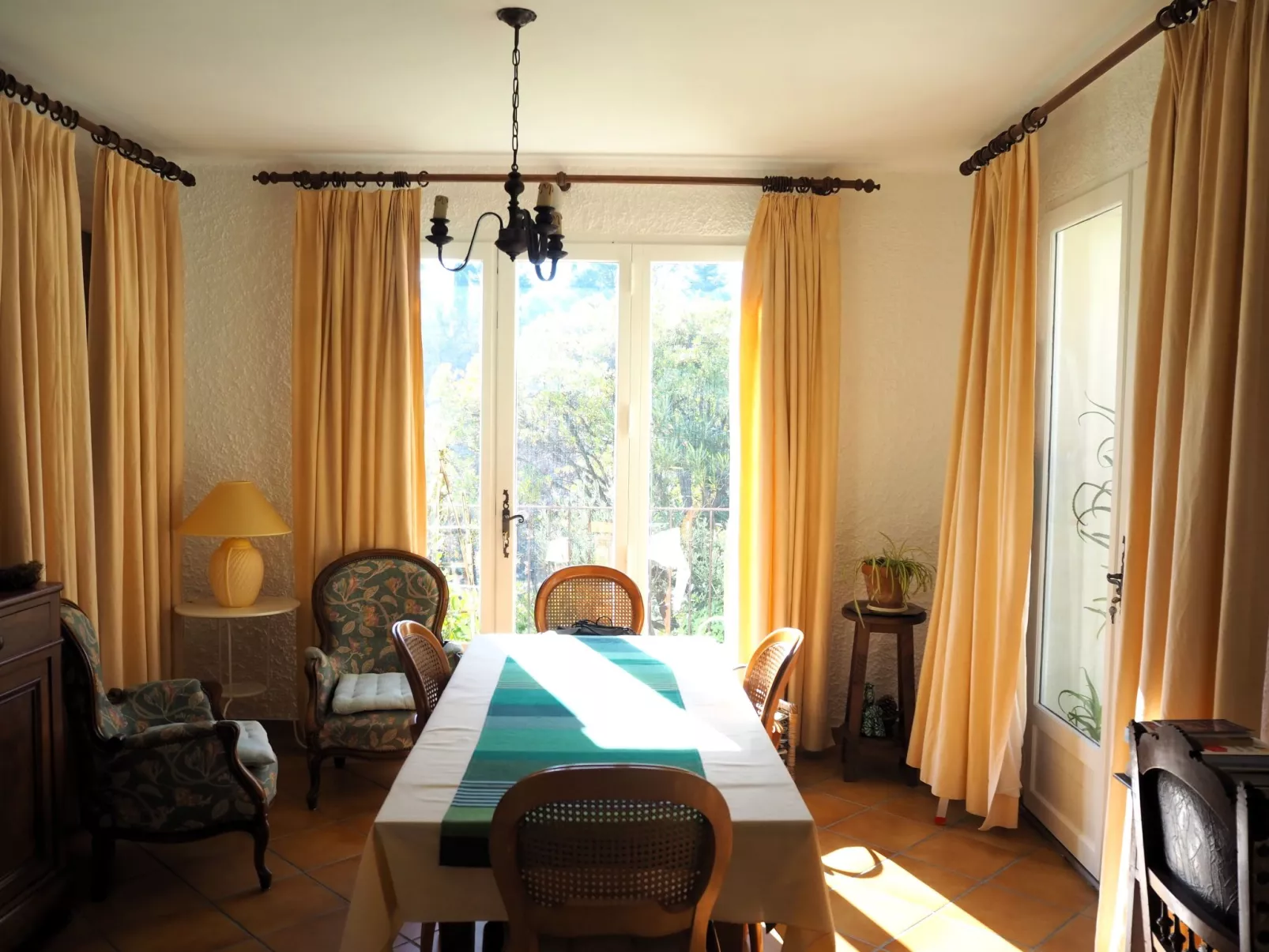 Charmantes Landhaus mit Garten-Binnen