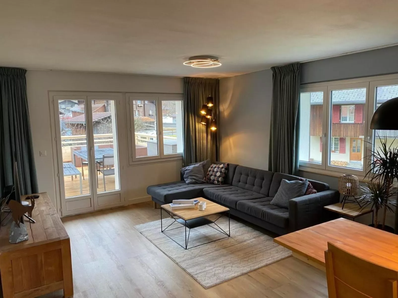 Spring Inn Apartment-Binnen