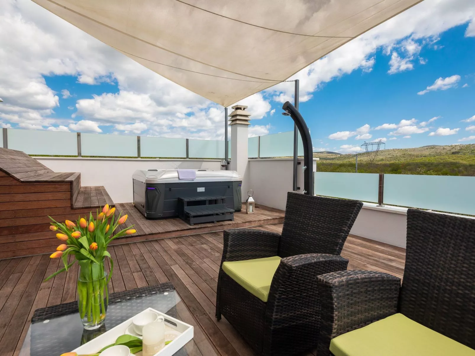 In Dugopolje mit Beheiztem Pool-Buiten