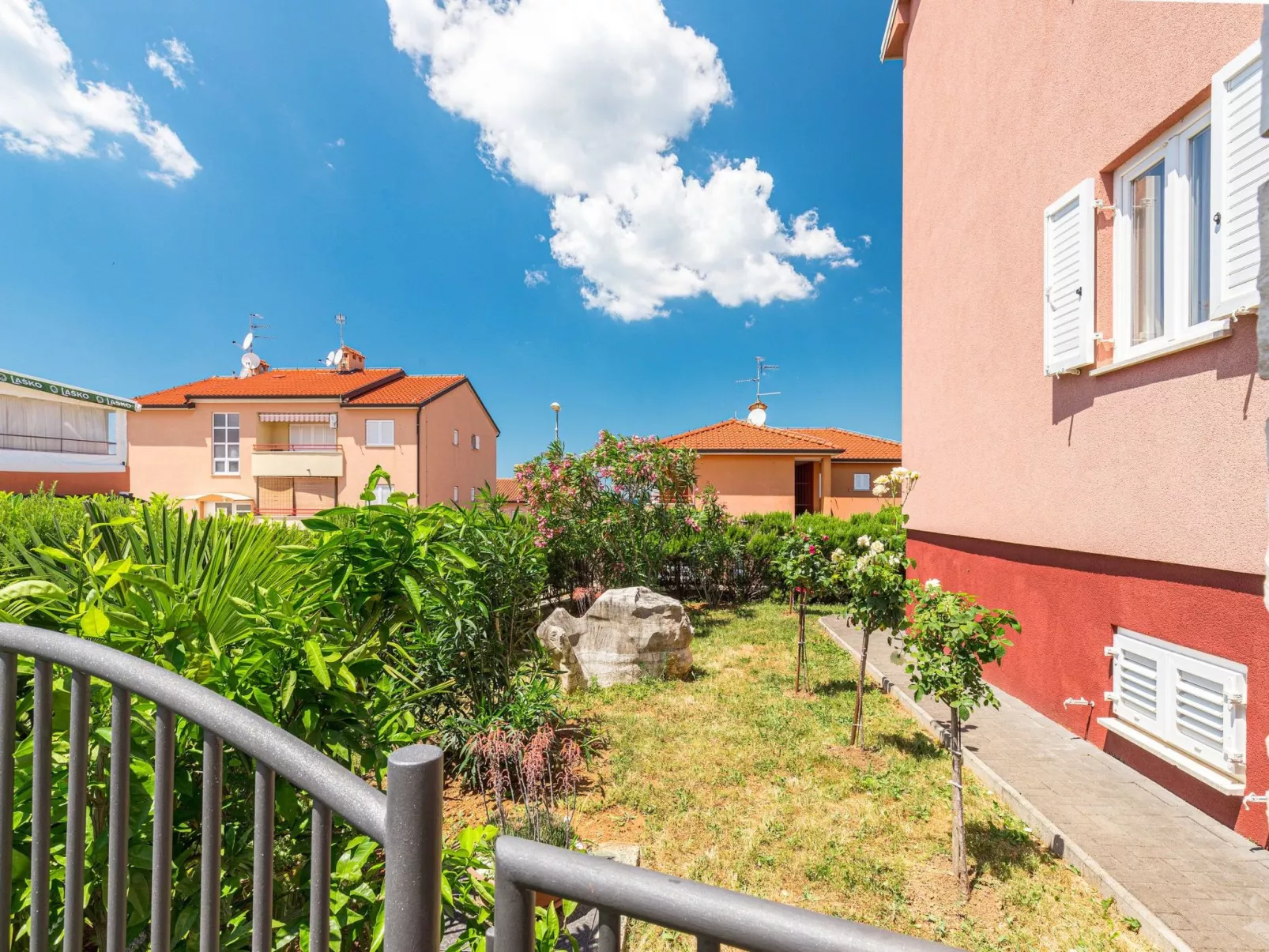"Villa Pinta" mit Blick auf das Wasser-Buiten