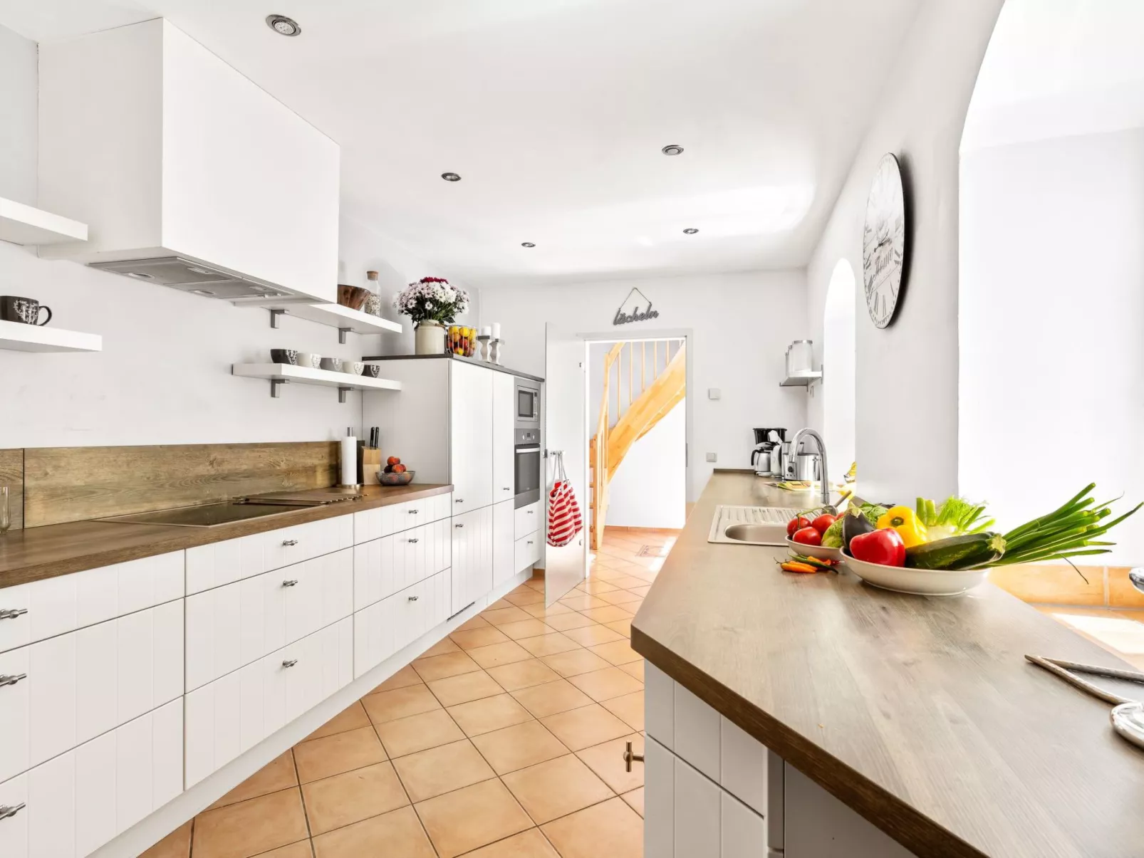 Villa mit Garten, Grill und Terrasse-Binnen