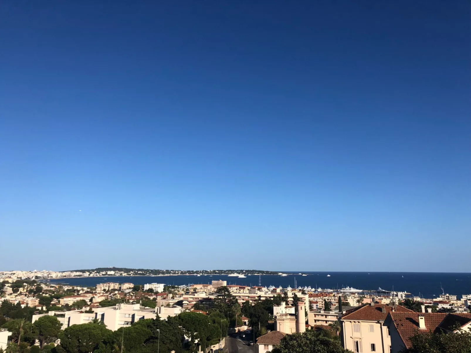 Ferienvilla mit Blick auf das Wasser-Buiten
