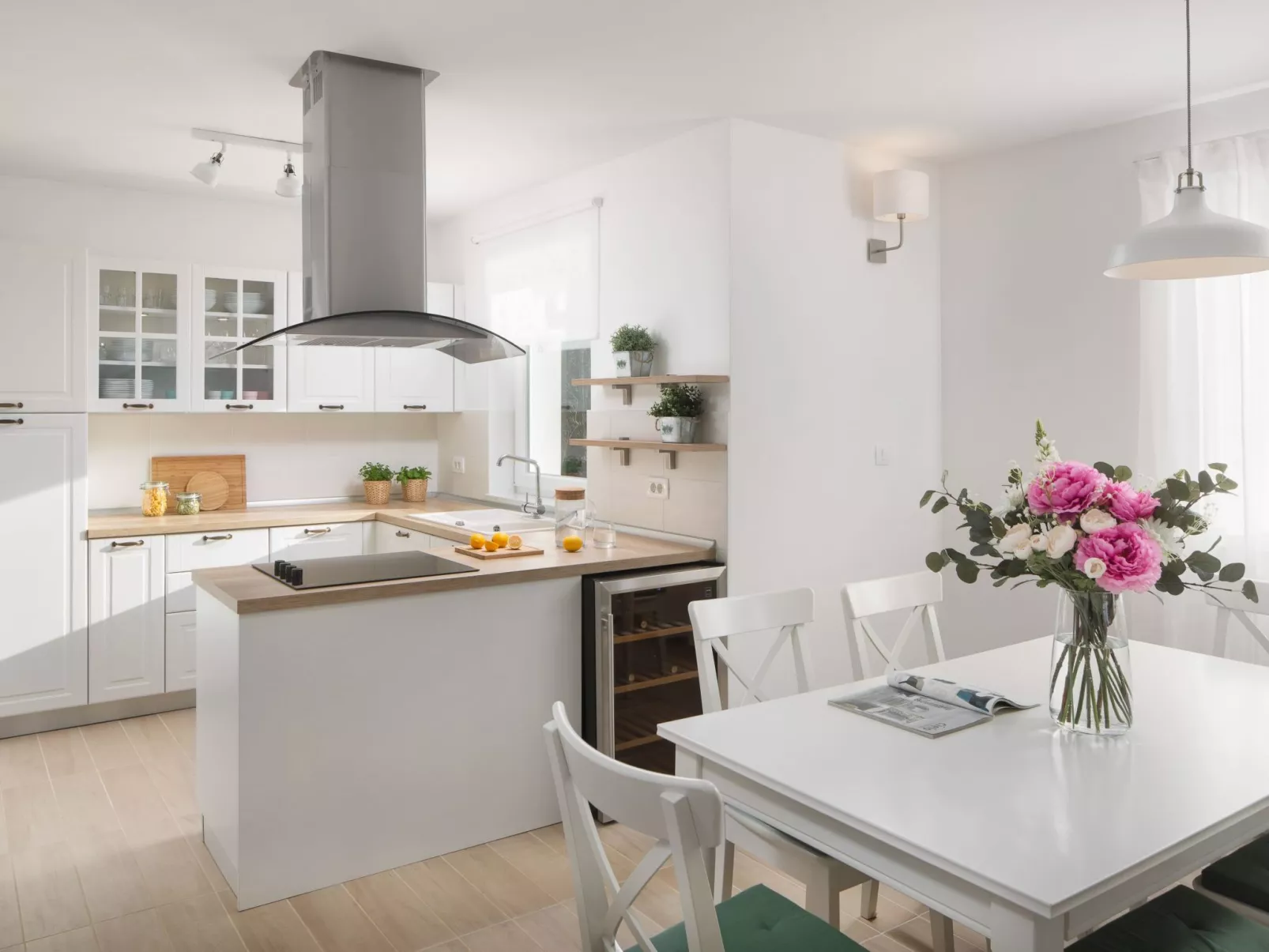 Charmante Villa mit gepflegtem Garten und beheiztem Pool-Binnen