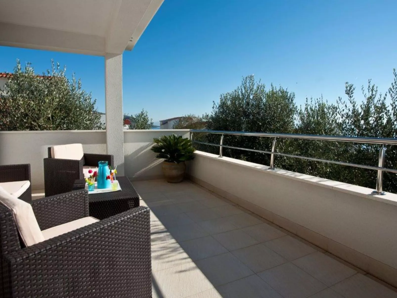 Charmante Villa Layla mit Meerblick und Pool-Binnen