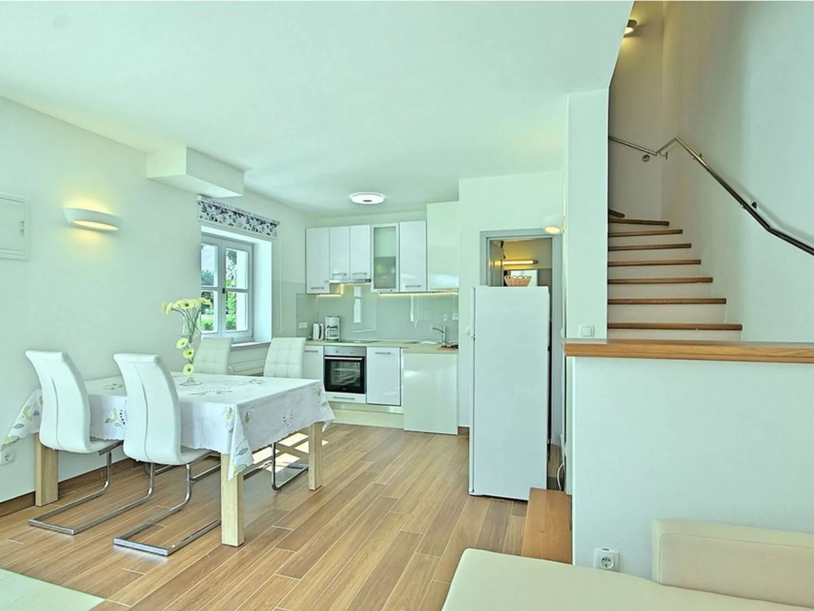 Villa Lenka mit Pool-Binnen