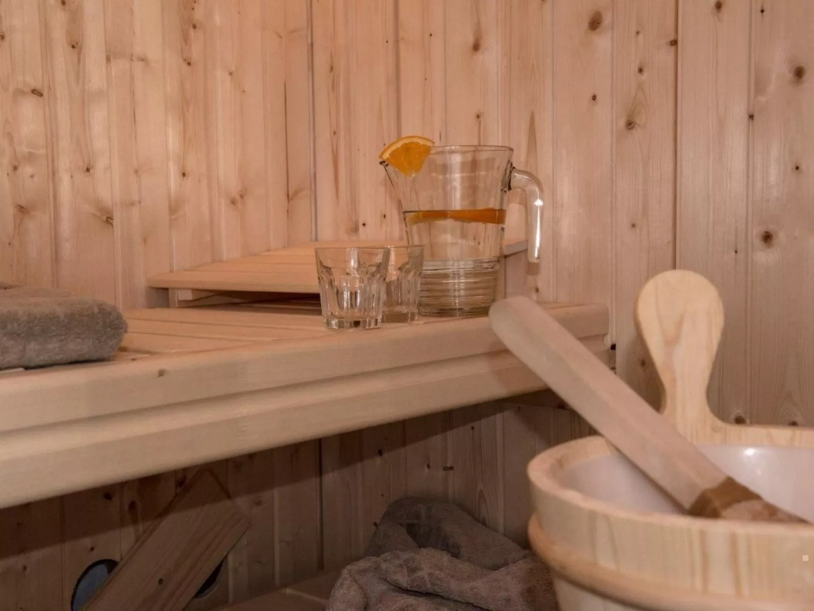 In Ummanz mit Sauna, Garten und Grill-Binnen